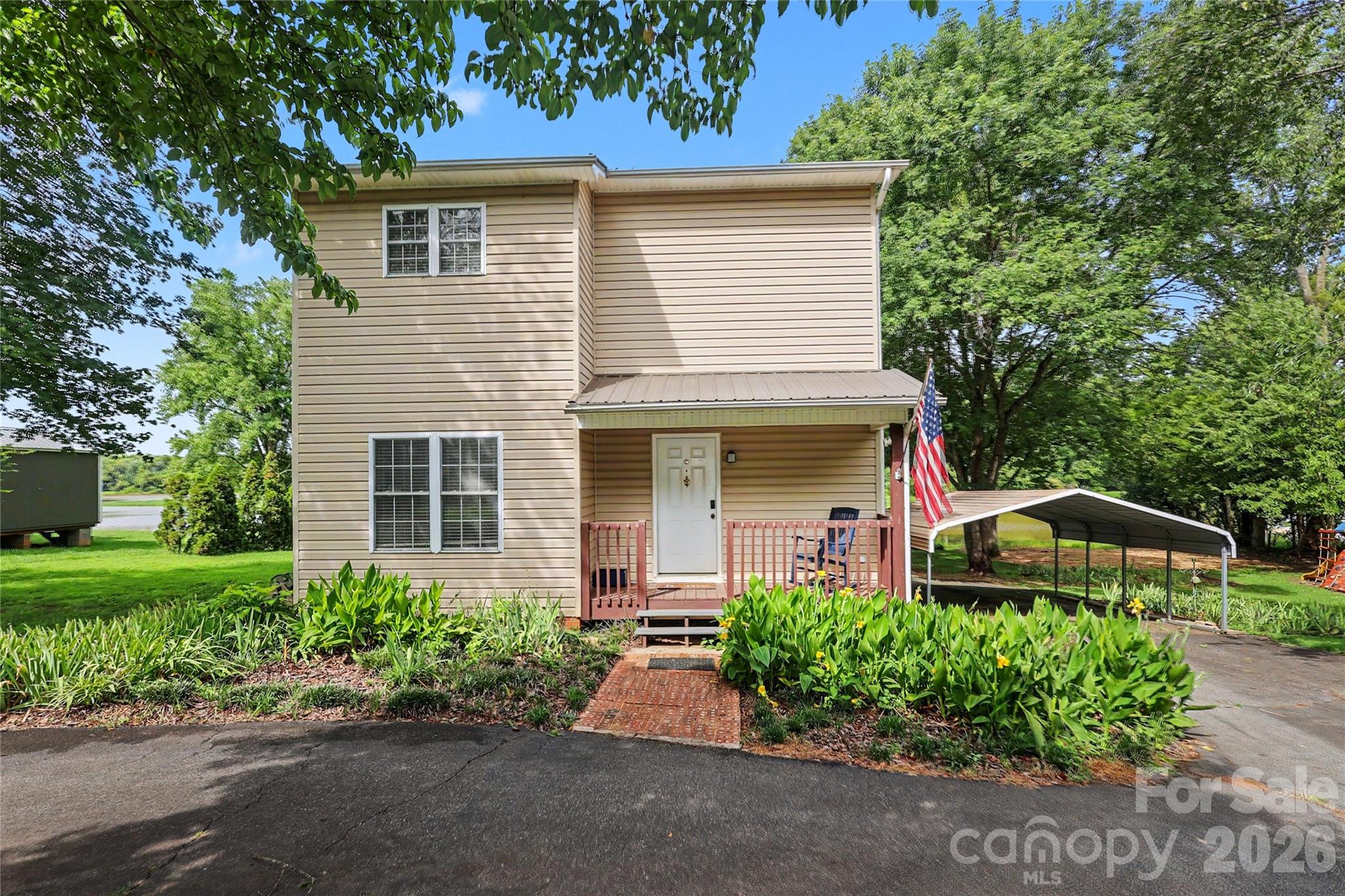 Single Family Residence at 294 Riverview Boulevard, Lexington, photo 2 of 43