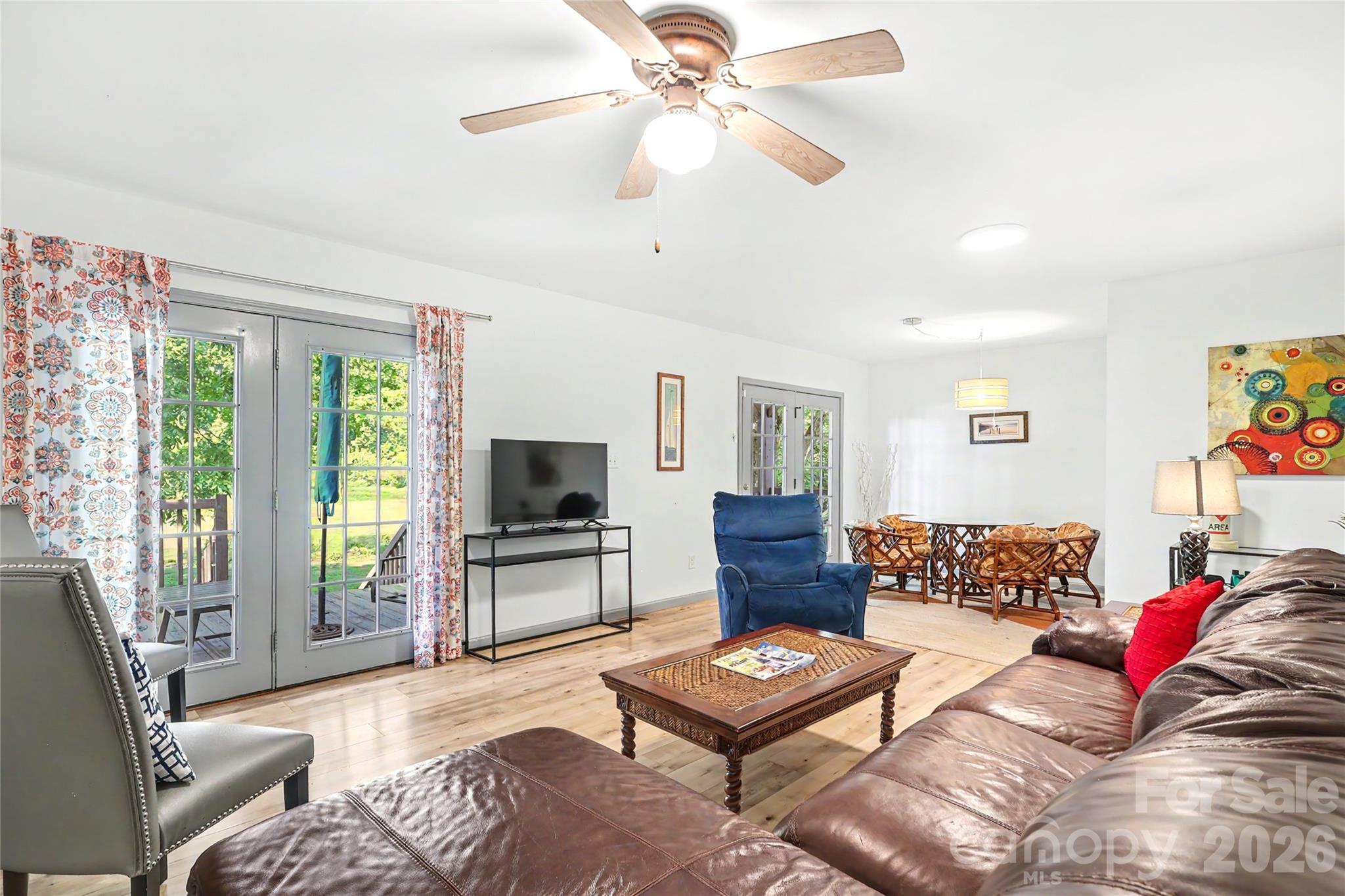 Single Family Residence at 294 Riverview Boulevard, Lexington, photo 7 of 43