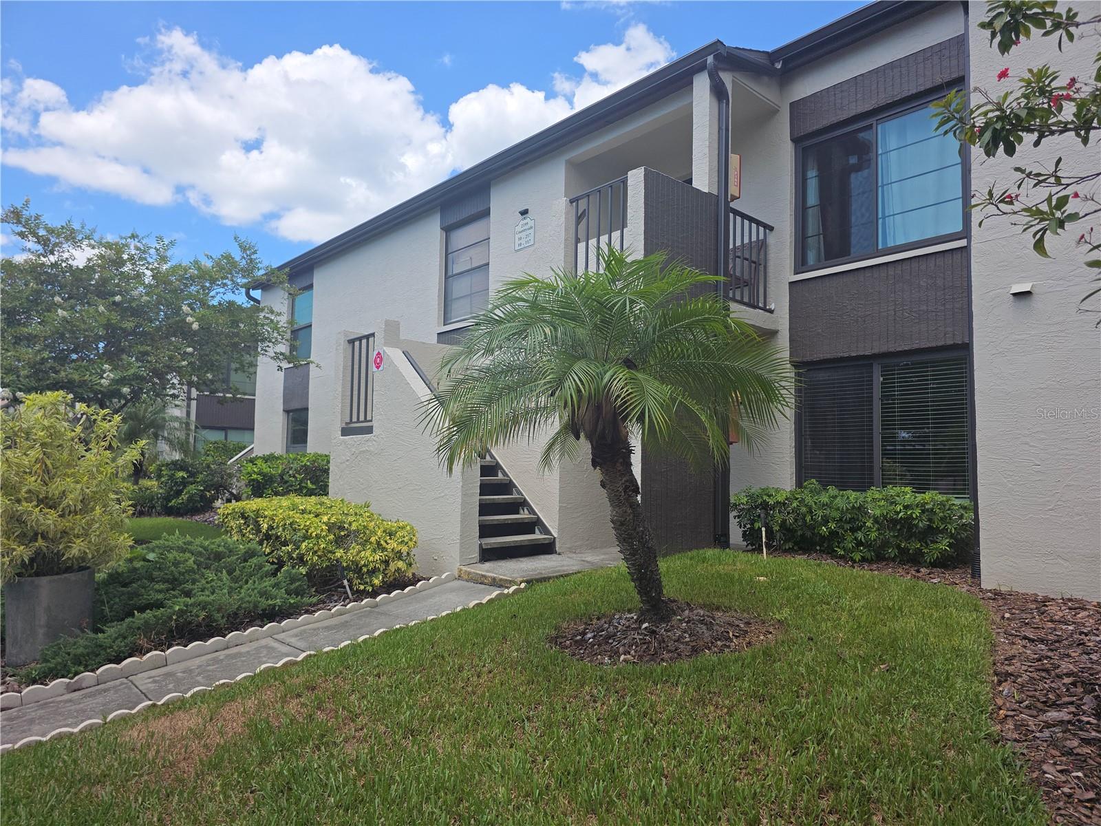 2599 COUNTRYSIDE BLVD #117