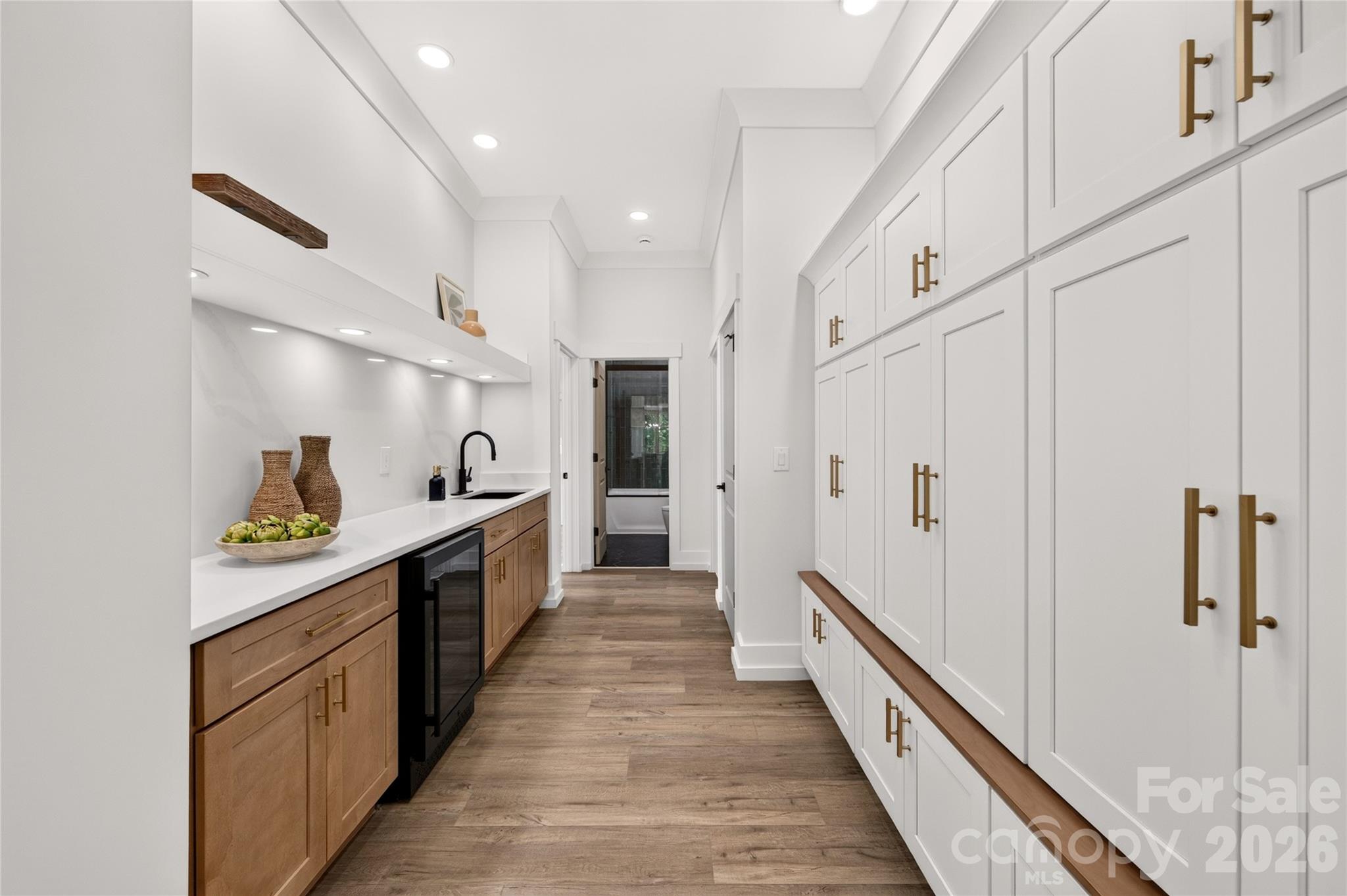 Butler's pantry - 3141 Brayland Avenue, Matthews