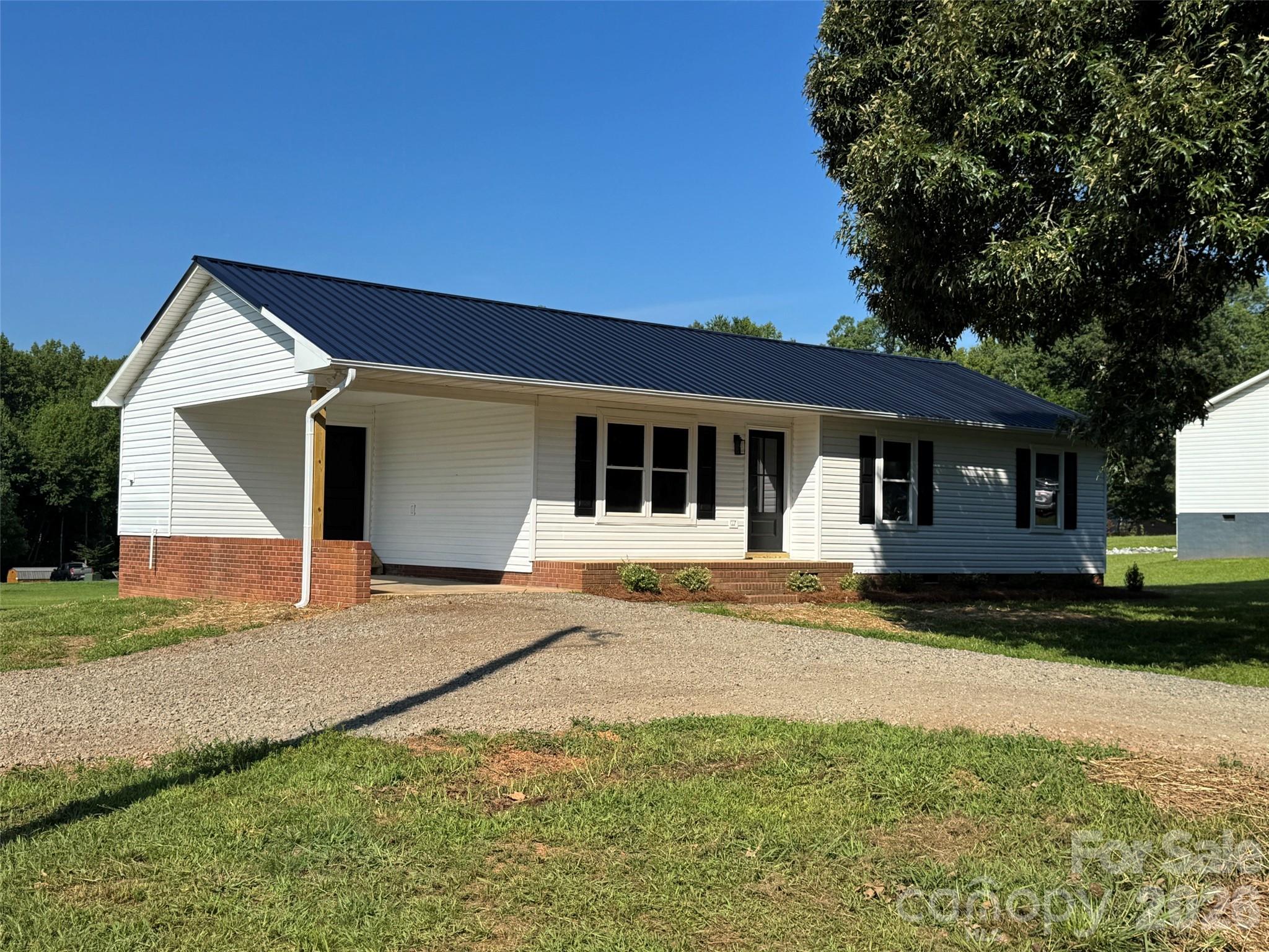 Single Family Residence at 272 Shepps Boat Dock Road, Lexington, photo 3 of 27