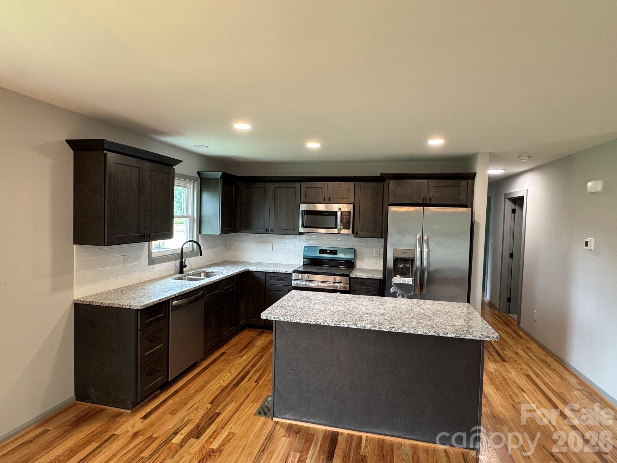 Single Family Residence at 272 Shepps Boat Dock Road, Lexington, photo 8 of 27