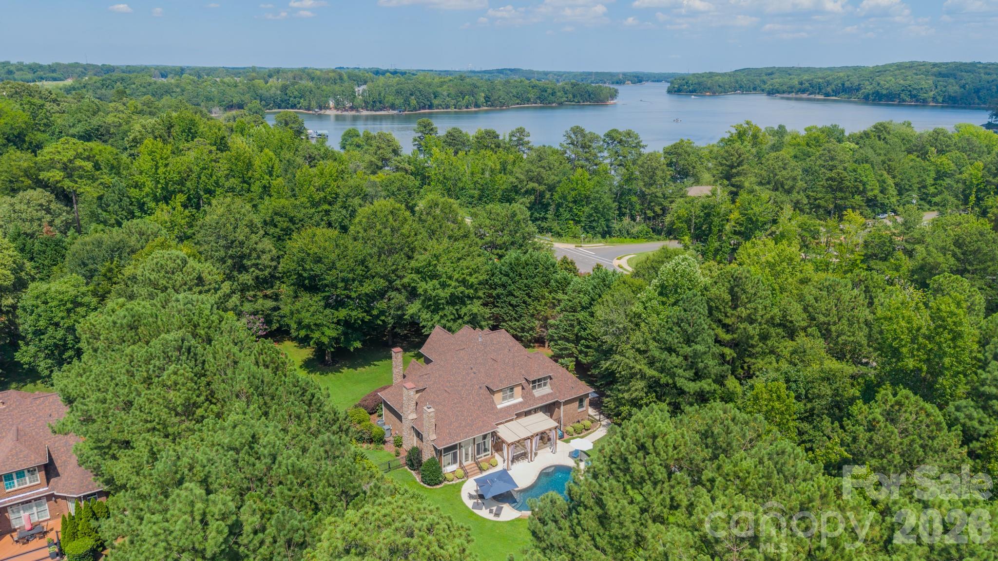 Single Family Residence at 215 Blue River Road, Lake Wylie, photo 4 of 48