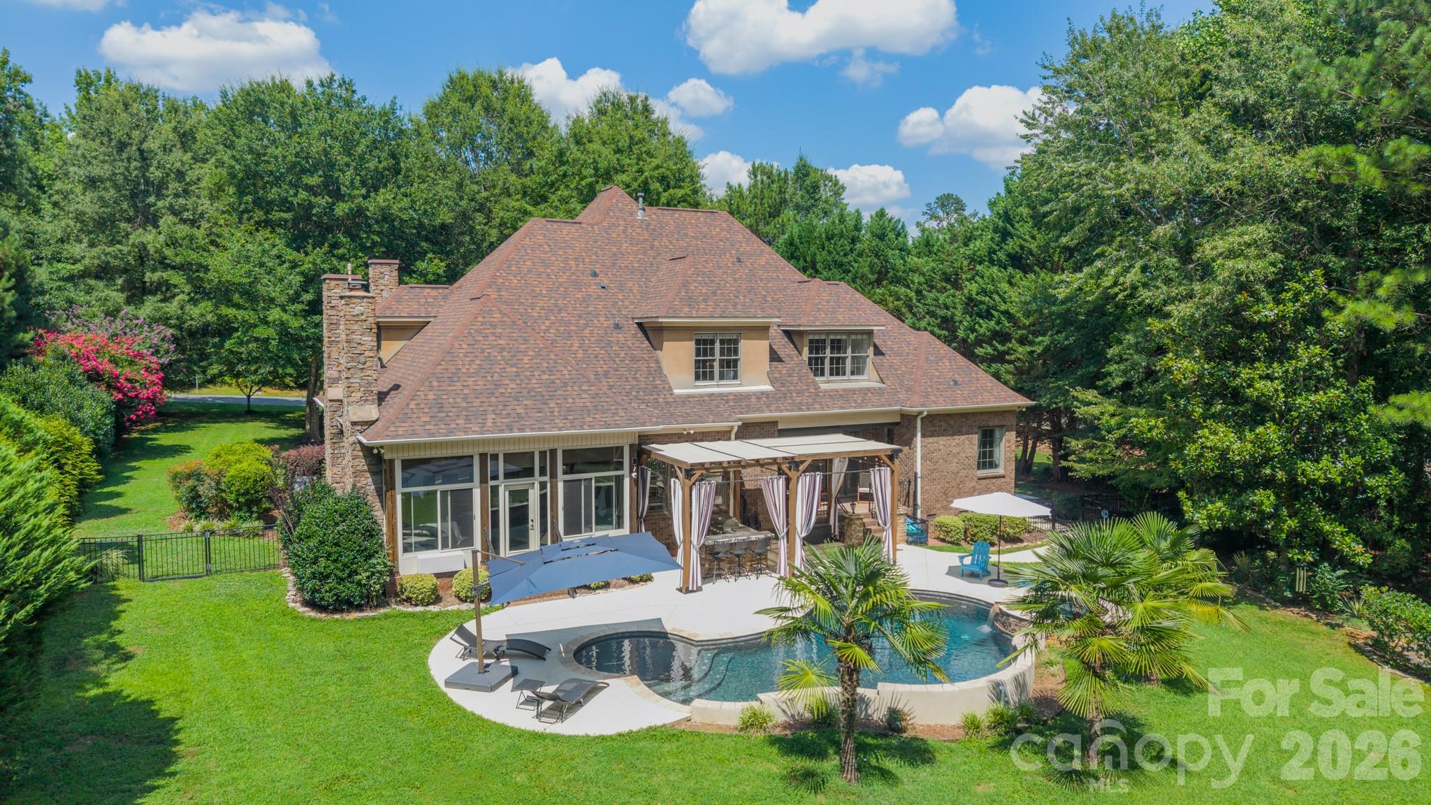Single Family Residence at 215 Blue River Road, Lake Wylie, photo 11 of 48