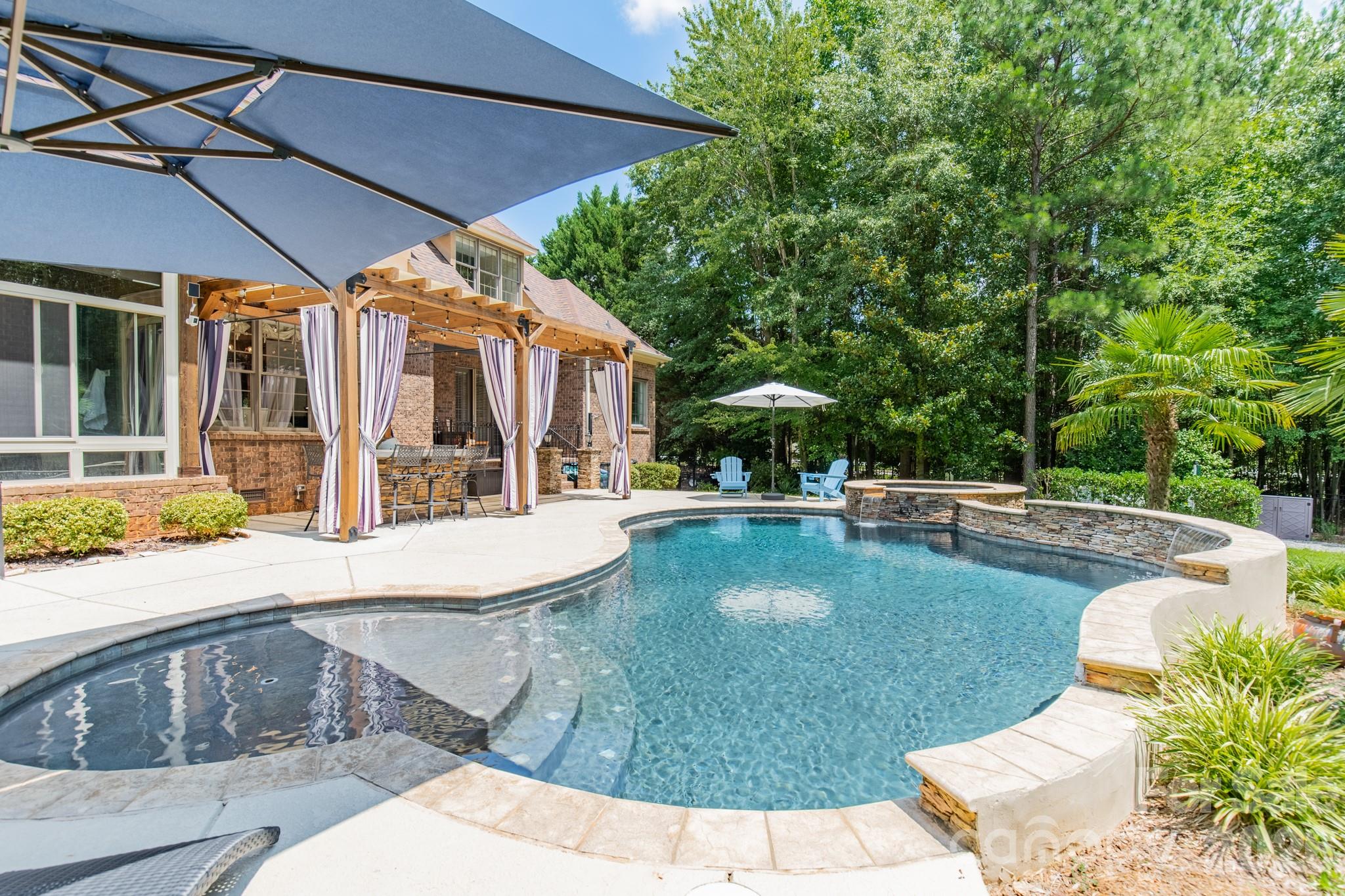 Single Family Residence at 215 Blue River Road, Lake Wylie, photo 9 of 48