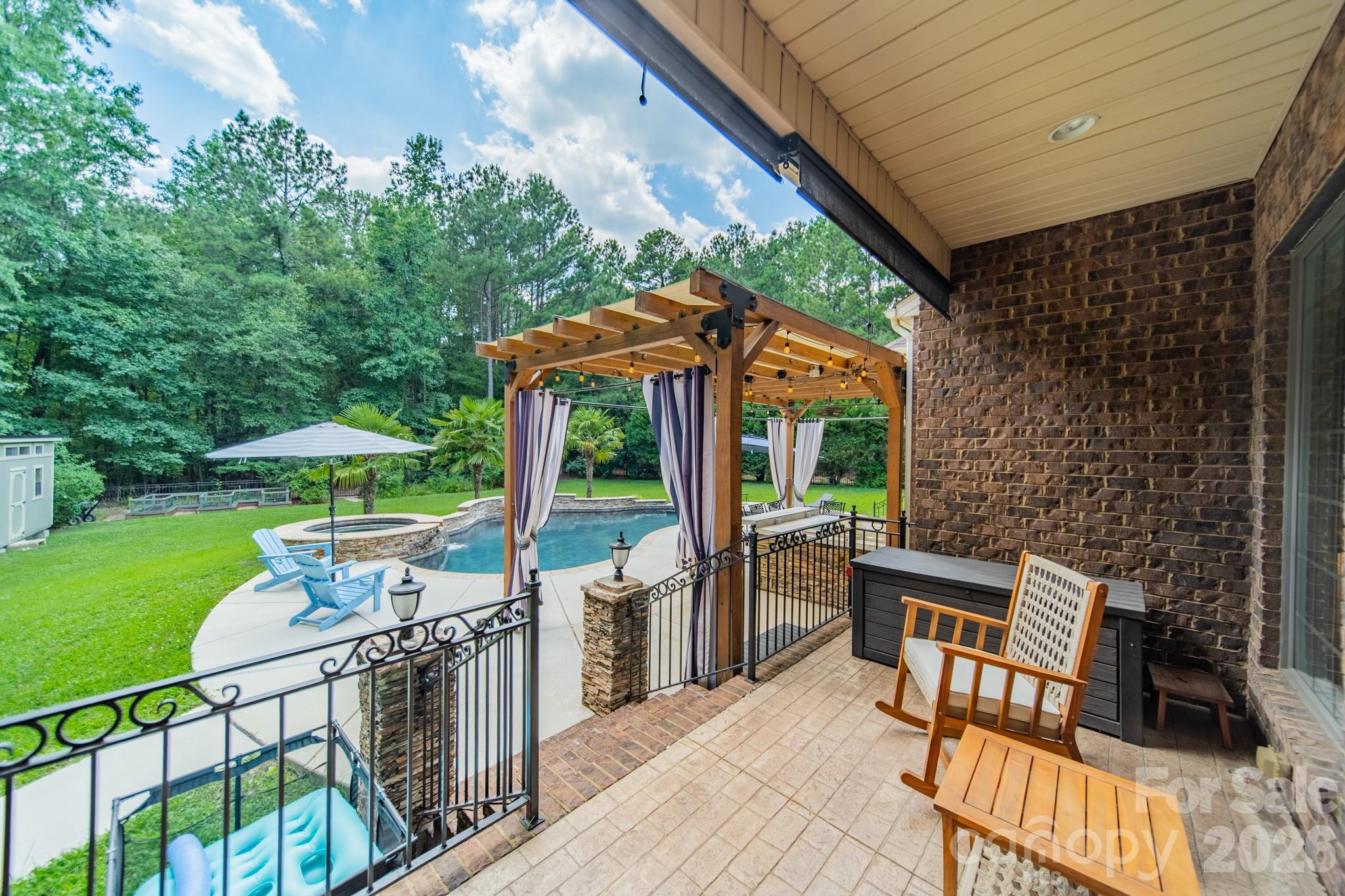 Single Family Residence at 215 Blue River Road, Lake Wylie, photo 14 of 48