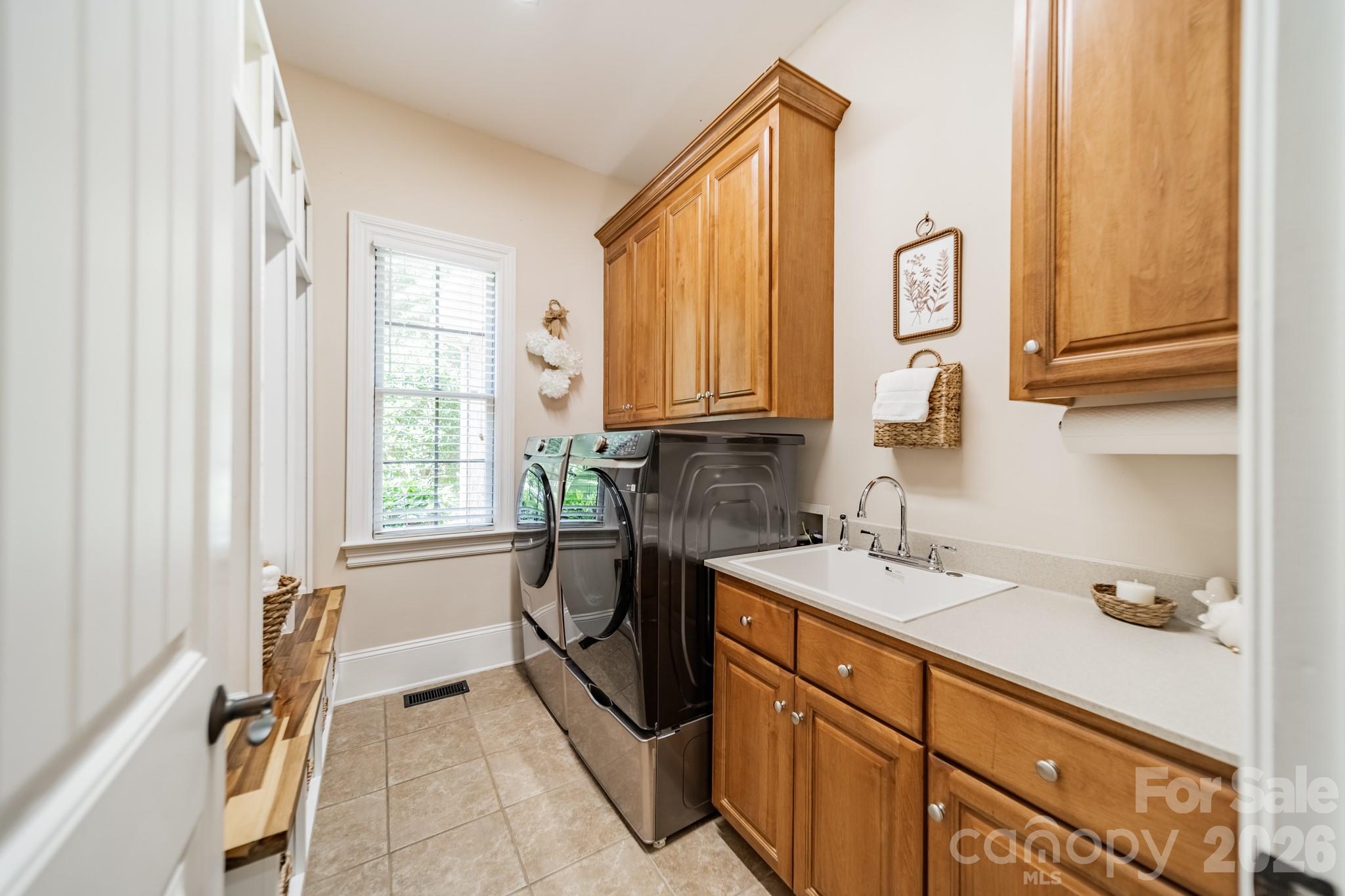 Built in cubbies to the left. - 215 Blue River Road, Lake Wylie