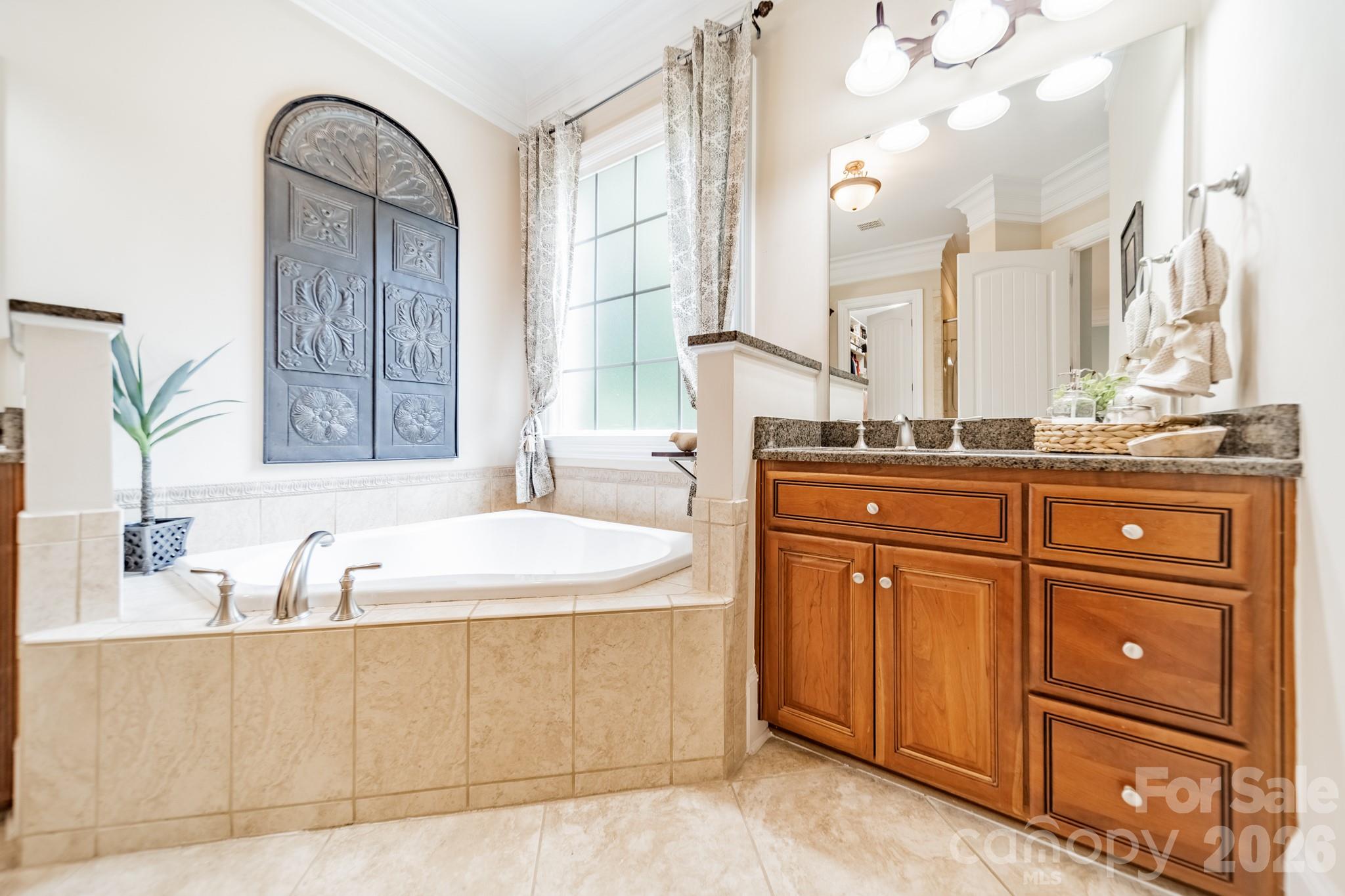 Single Family Residence at 215 Blue River Road, Lake Wylie, photo 32 of 48