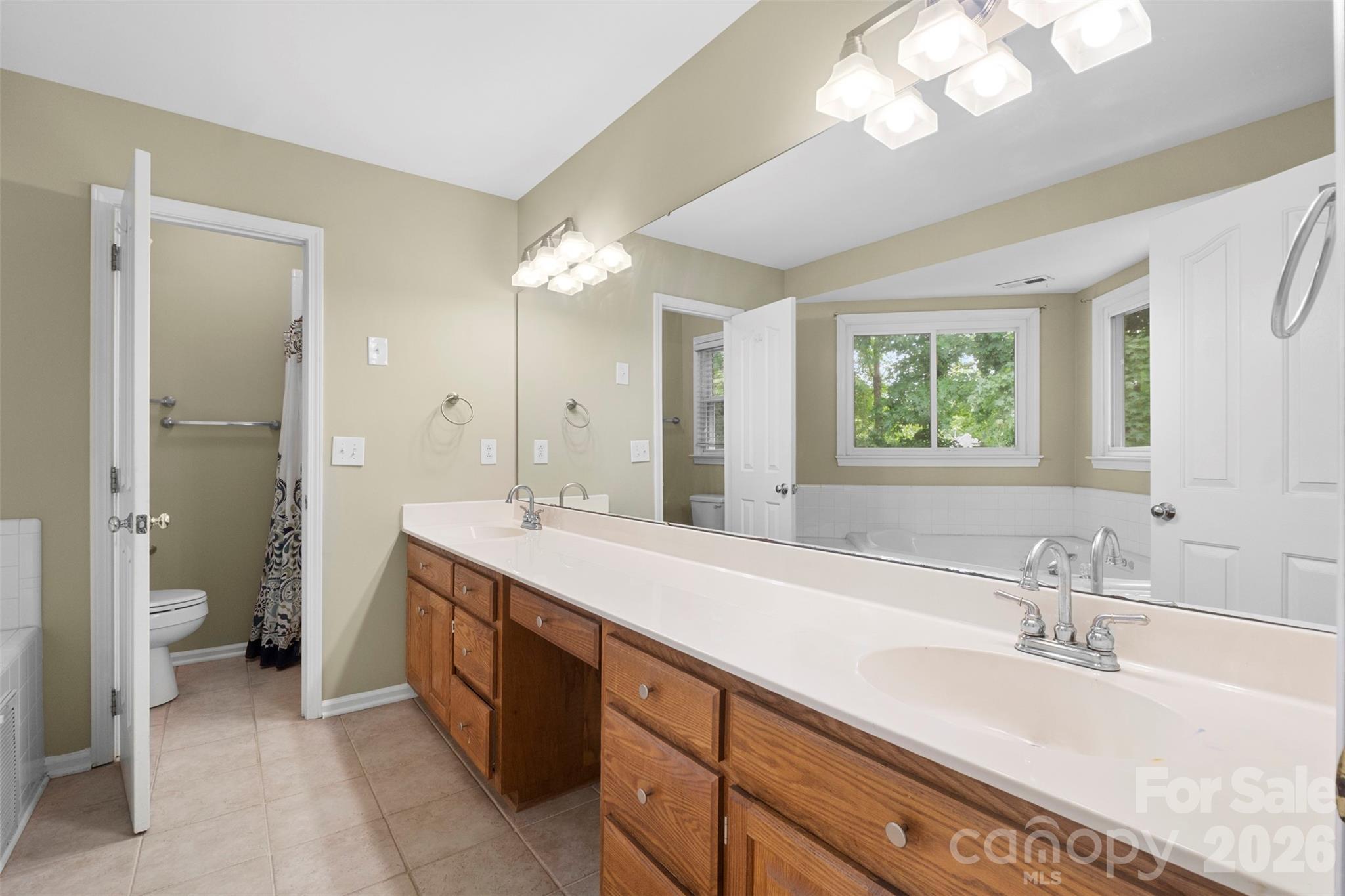 Single Family Residence at 8610 Forest Shadow Circle, Cornelius, photo 17 of 29
