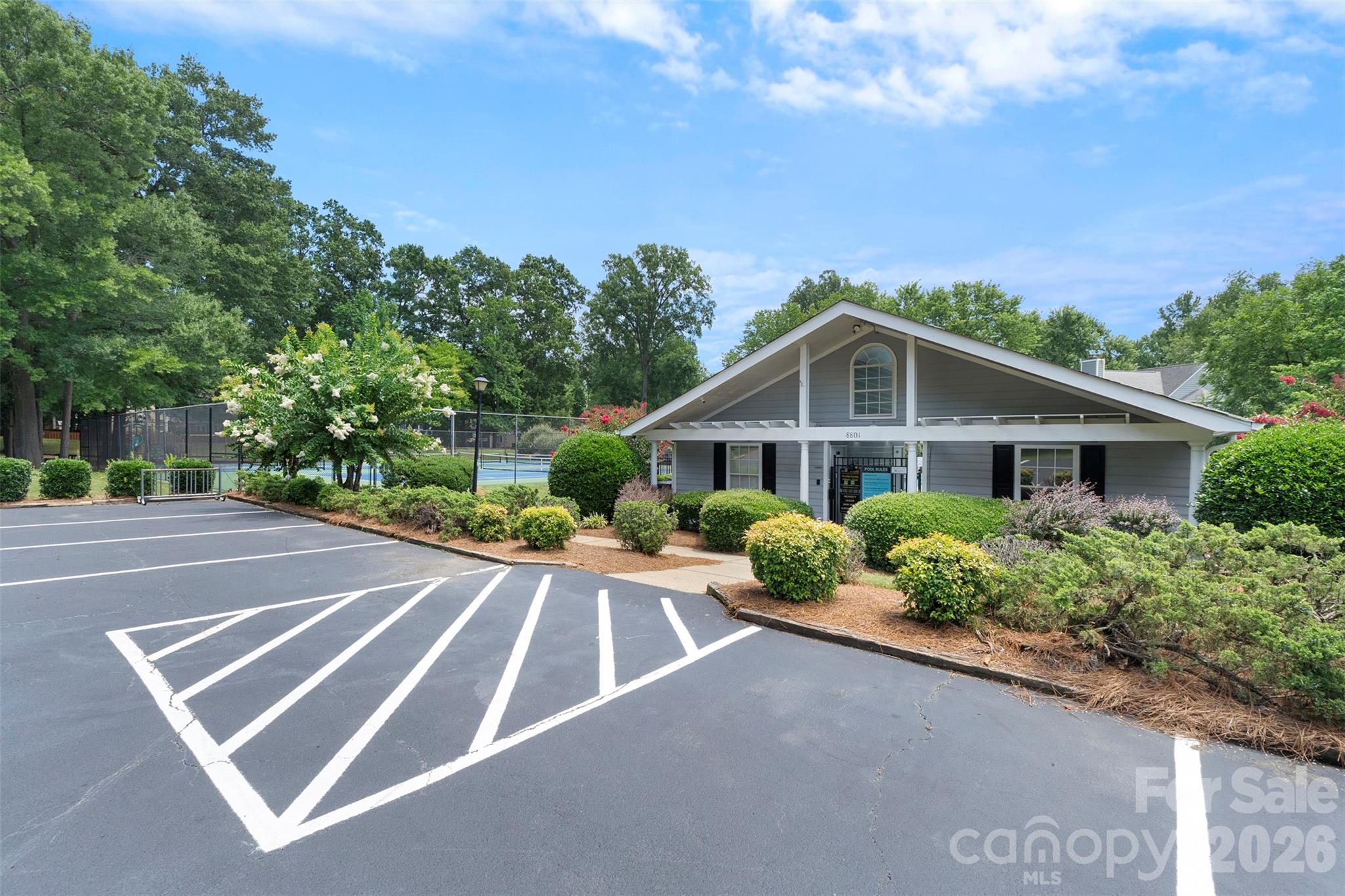 Single Family Residence at 8610 Forest Shadow Circle, Cornelius, photo 26 of 29