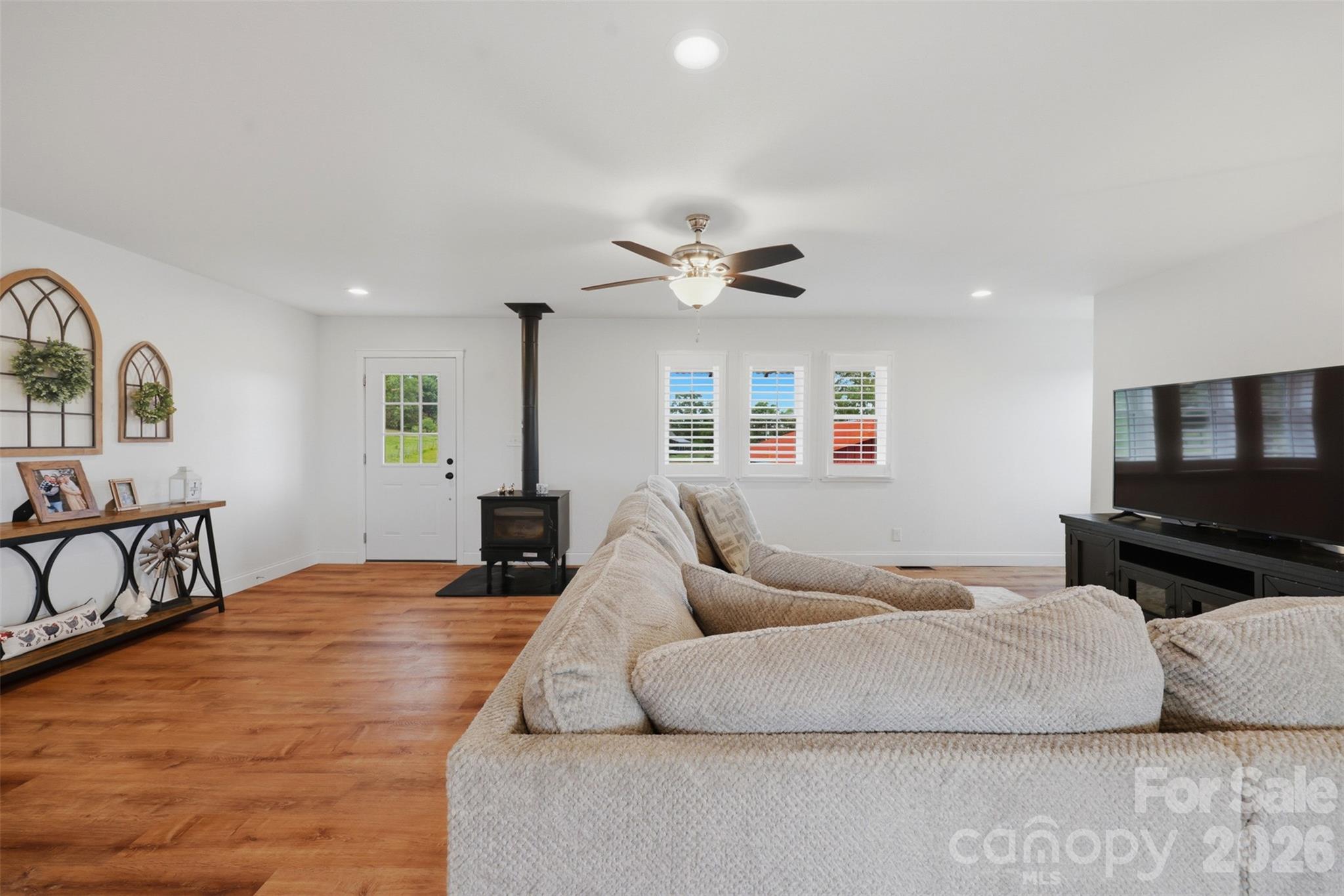 Single Family Residence at 1127 Black Oak Ridge Road, Taylorsville, photo 7 of 48