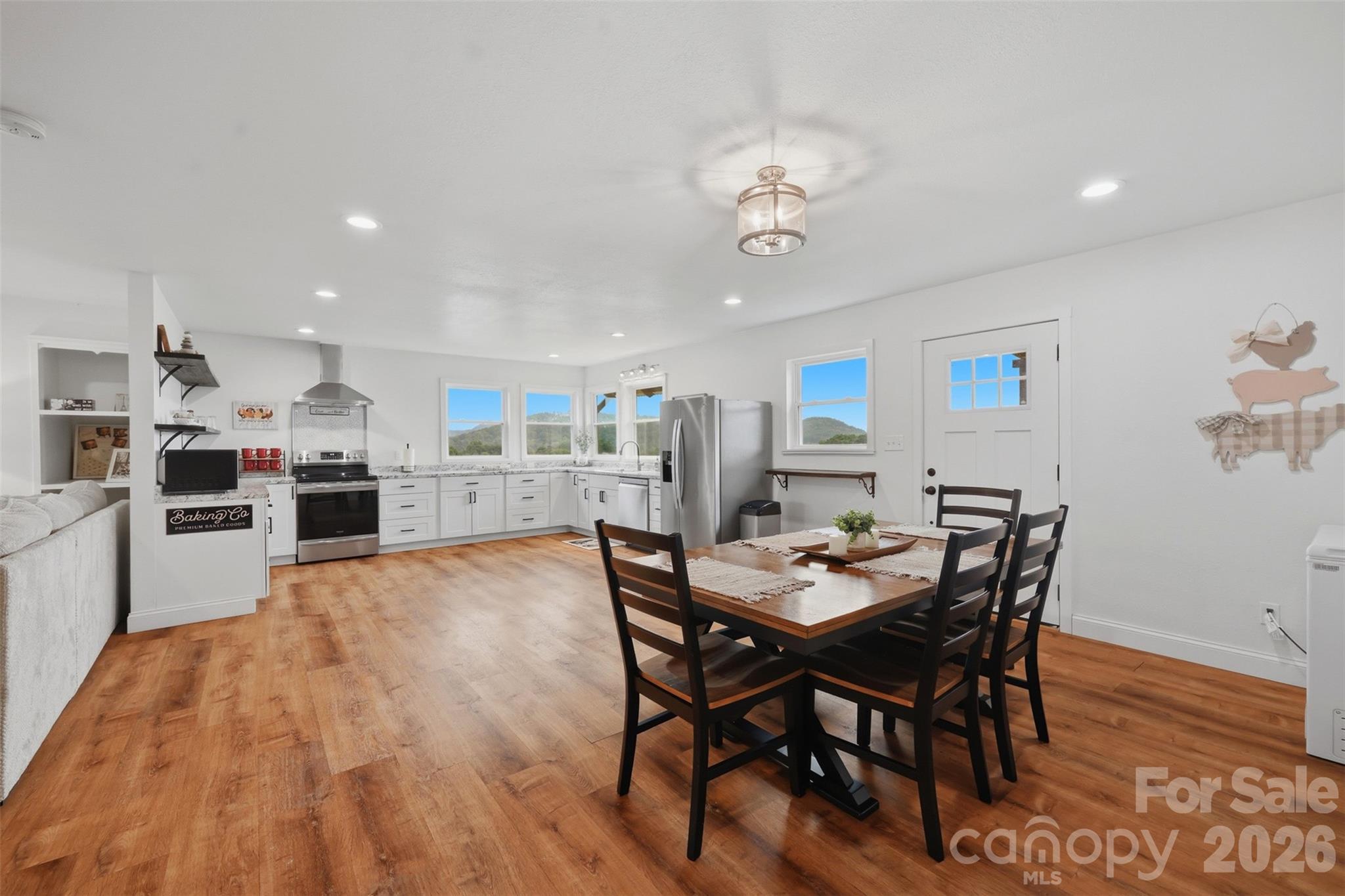 Single Family Residence at 1127 Black Oak Ridge Road, Taylorsville, photo 13 of 48