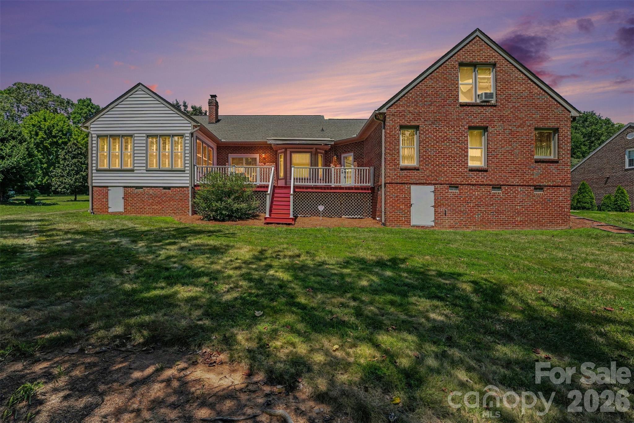 Single Family Residence at 1859 Wetherburn Drive, Kannapolis, photo 2 of 33
