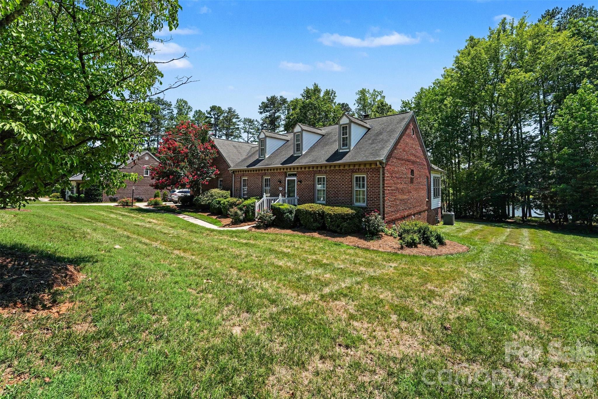 Single Family Residence at 1859 Wetherburn Drive, Kannapolis, photo 6 of 33