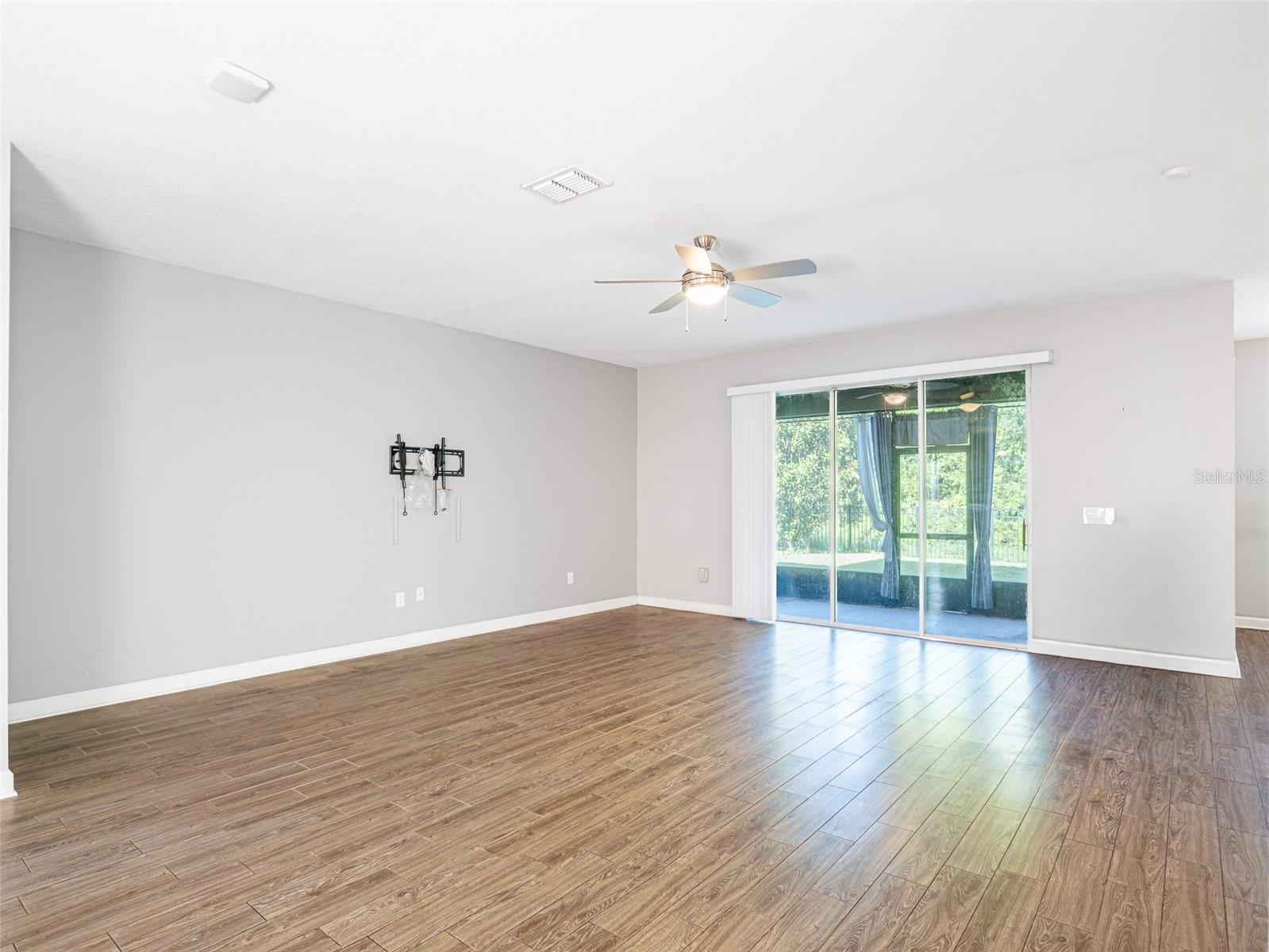 Single Family Residence at 491 BRUNSWICK DR, DAVENPORT, photo 12 of 73
