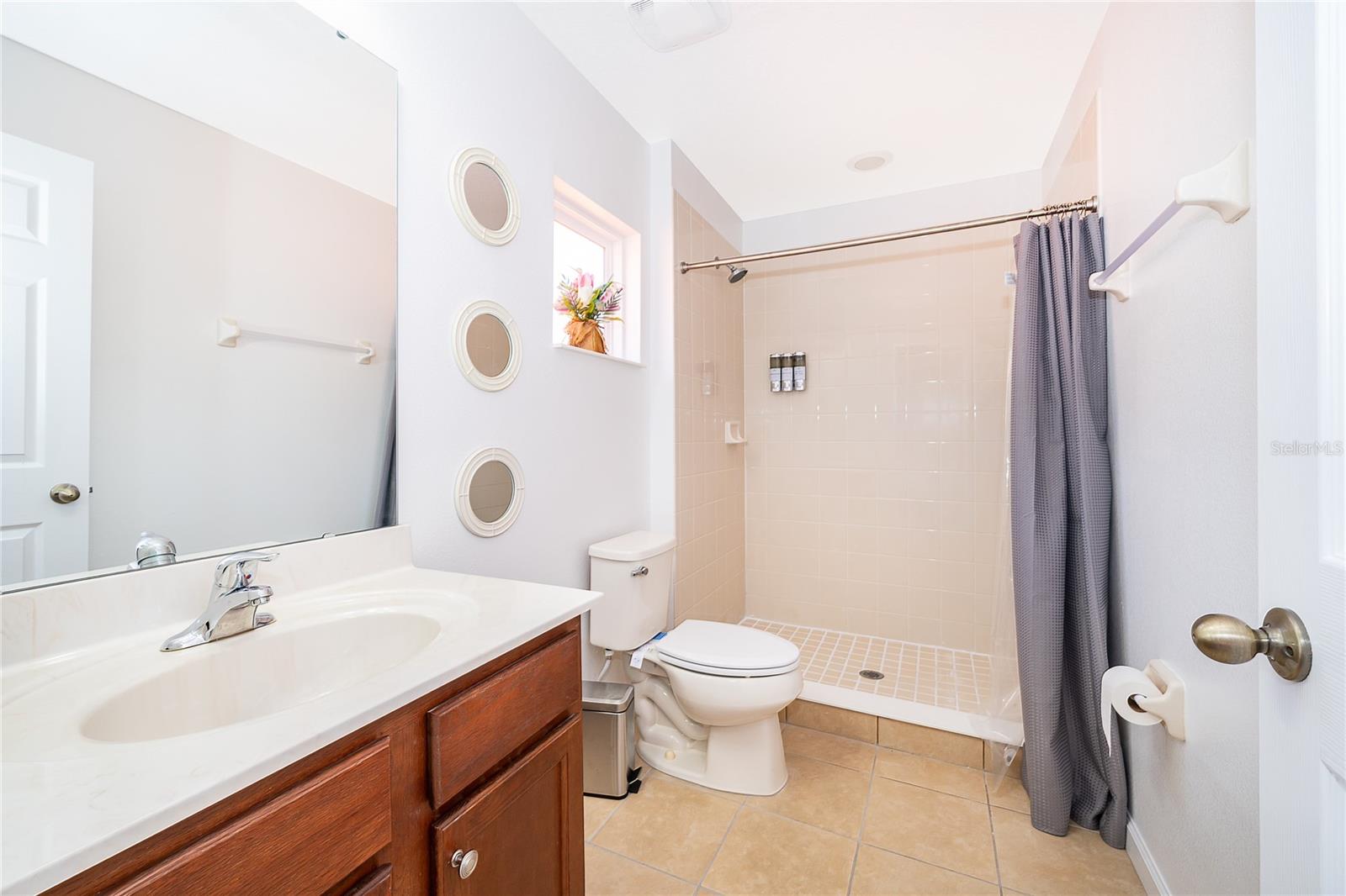 En-suite 2 - 406 ORANGE COSMOS BLVD, DAVENPORT