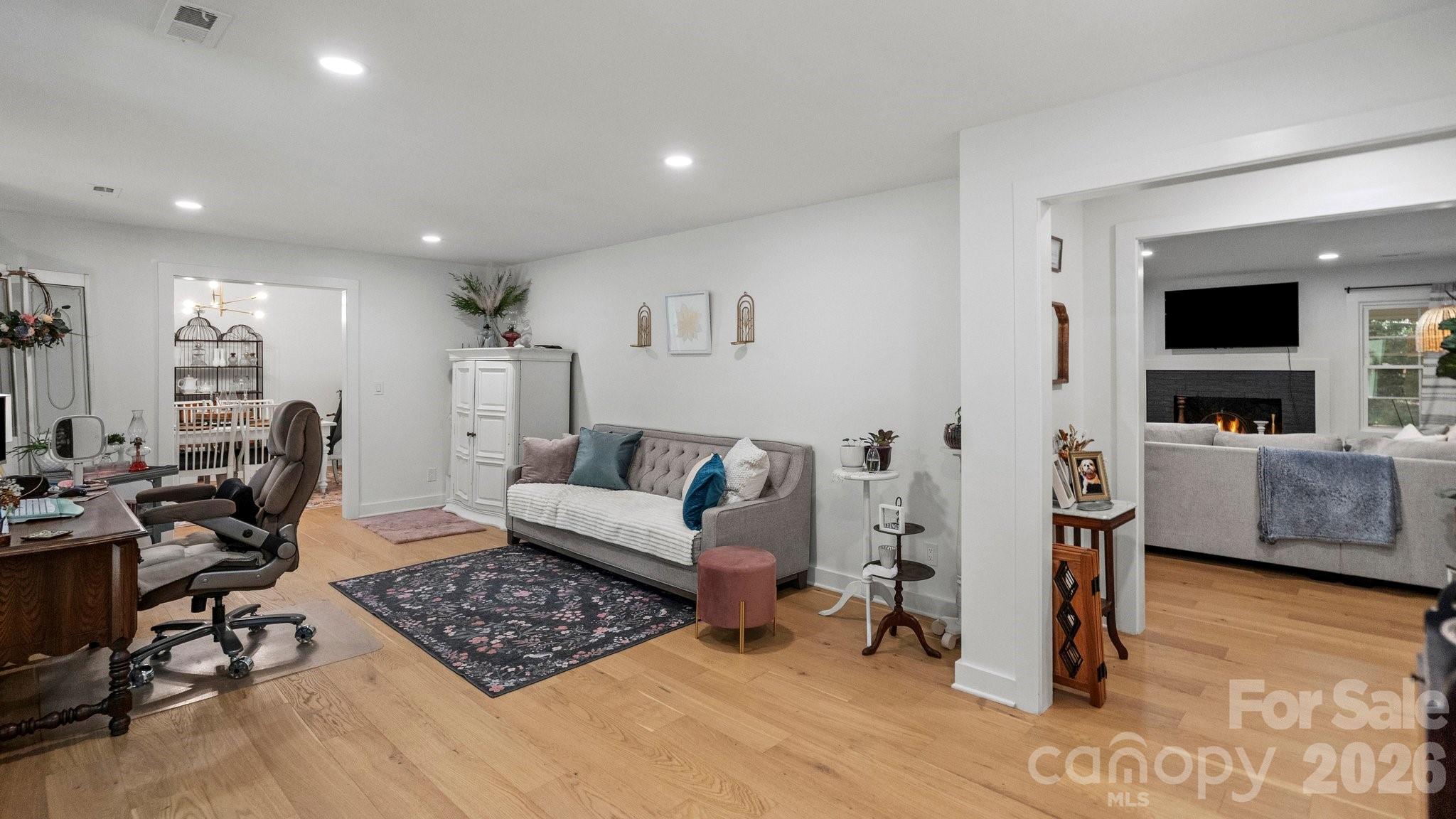 Single Family Residence at 215 Ridgewood Drive, Monroe, photo 6 of 42