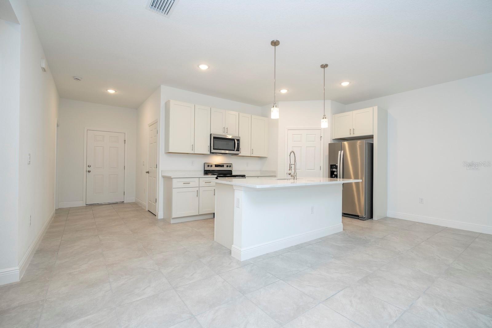 Model Home - 7811 N DARBY DR, DUNNELLON