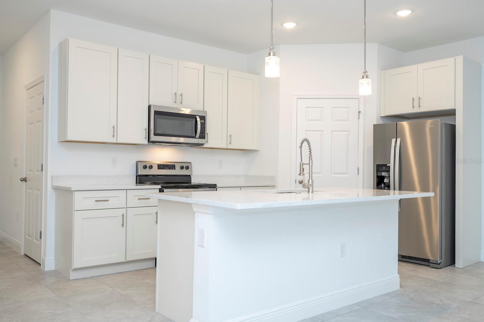 Model Home - 7811 N DARBY DR, DUNNELLON