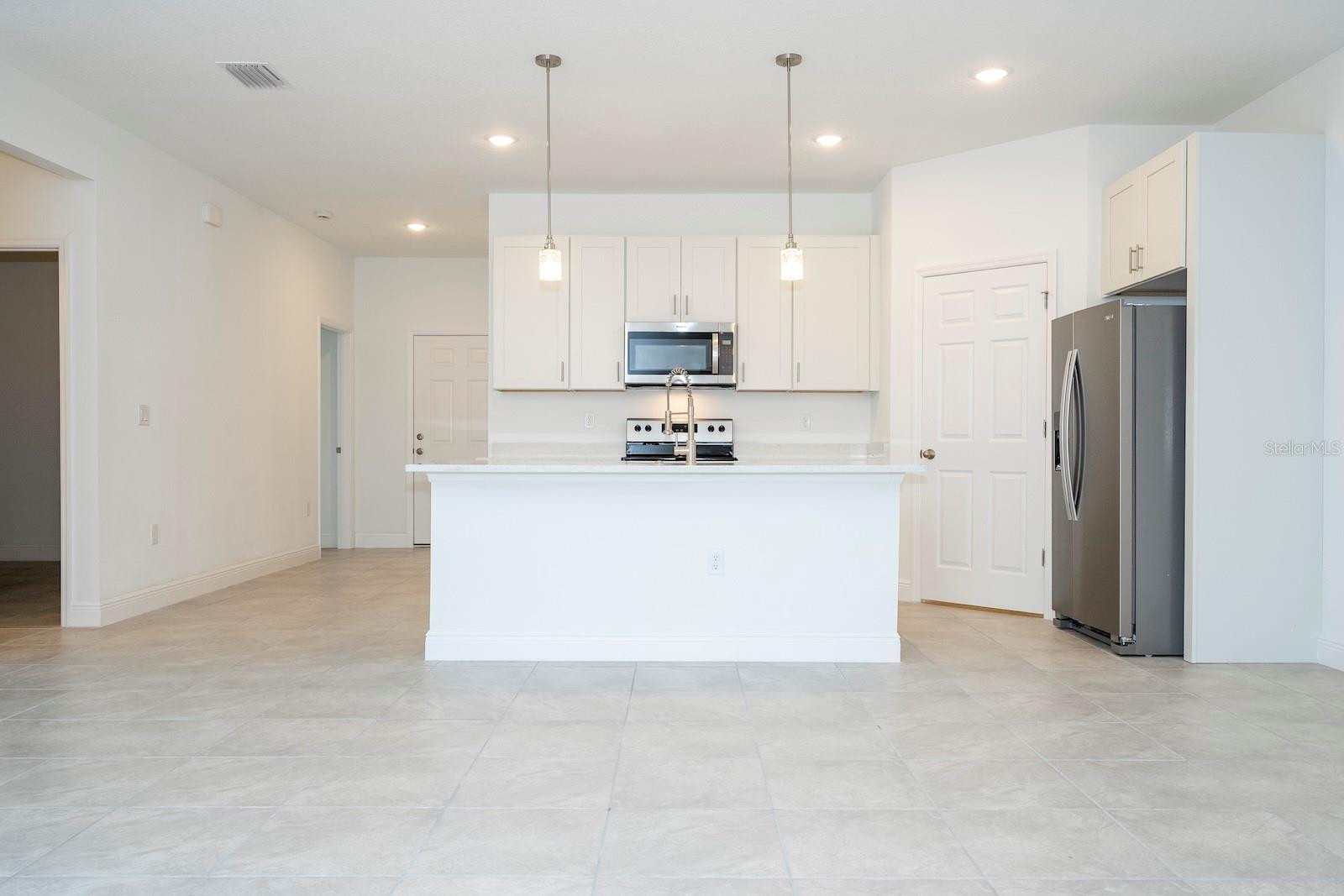 Model Home - 7811 N DARBY DR, DUNNELLON