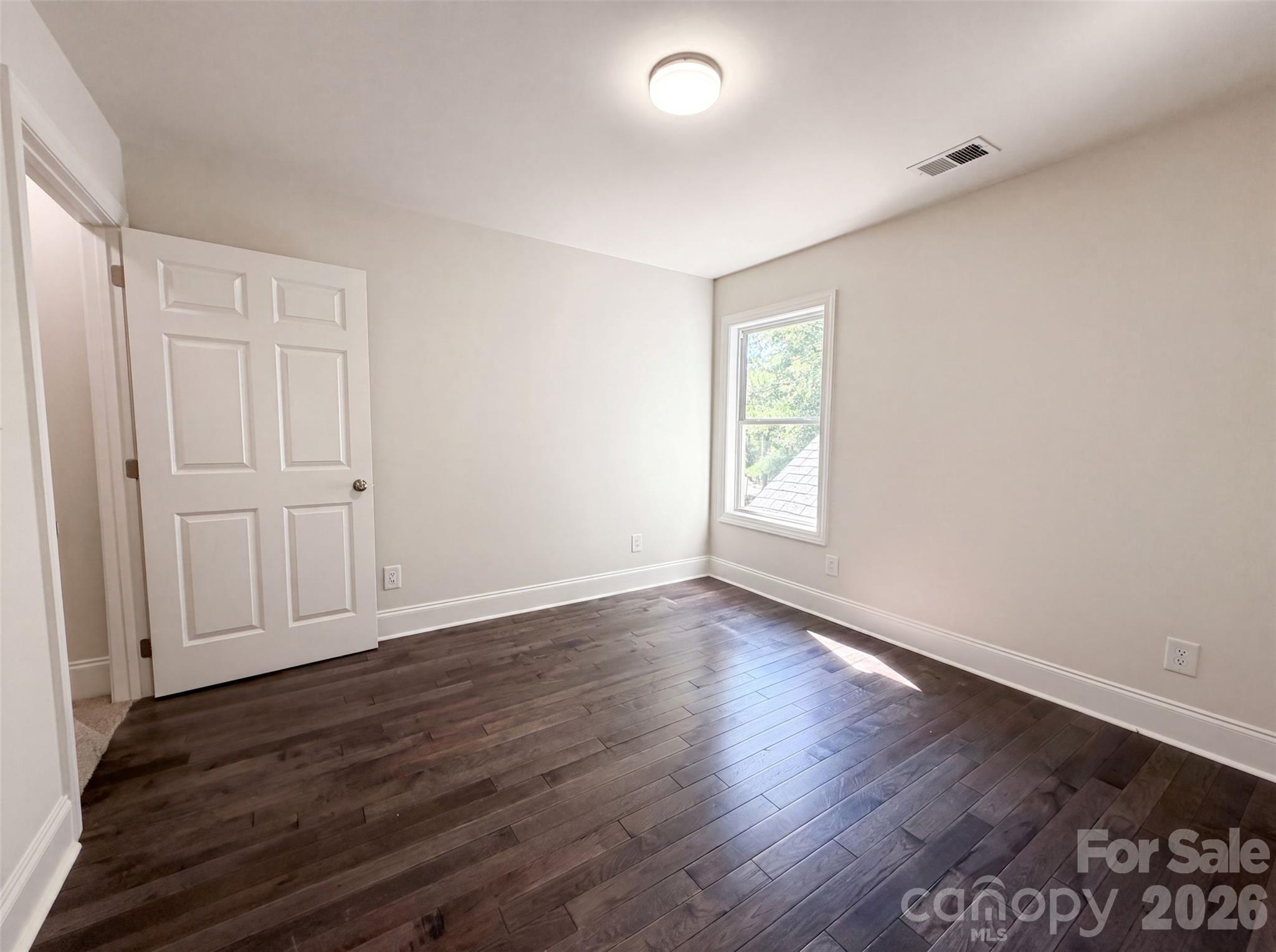Single Family Residence at 502 Live Oaks Court, Fort Mill, photo 14 of 24