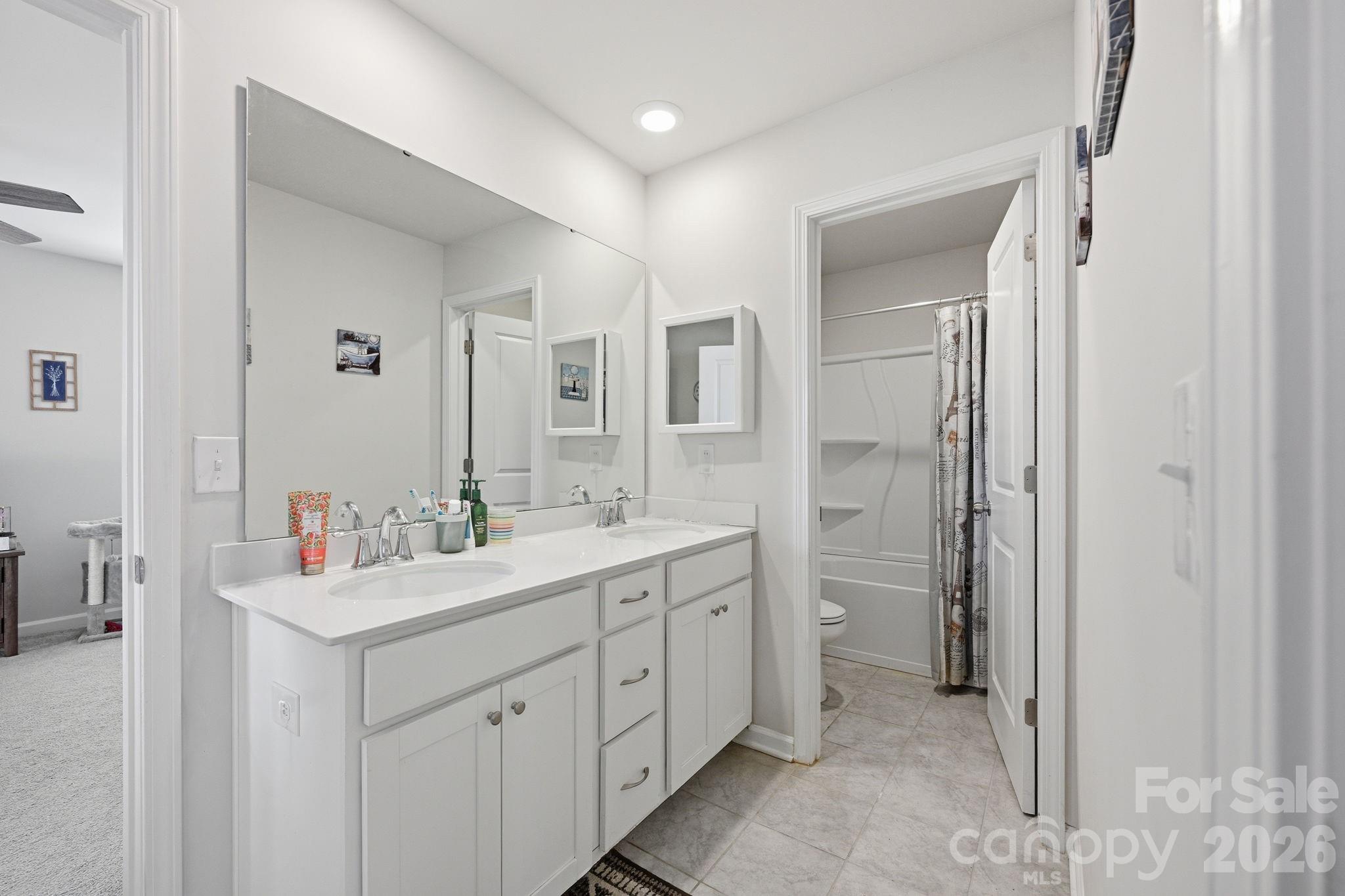 Secondary Full Bath between BR4 & Bonus/BR5 - 328 Kennerly Center Drive, Mooresville