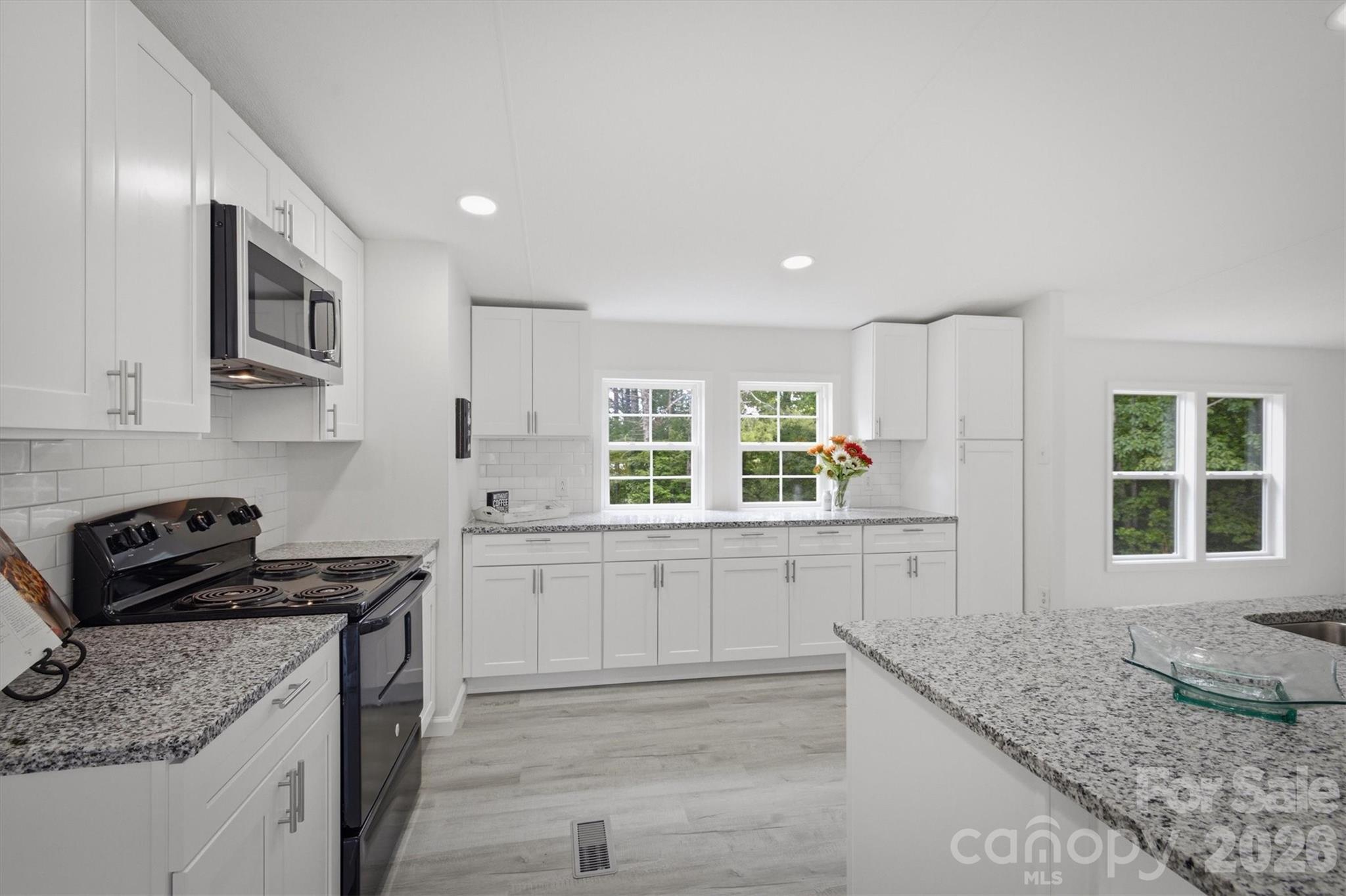 Single Family Residence at 2688 Kite Drive, Lenoir, photo 11 of 31