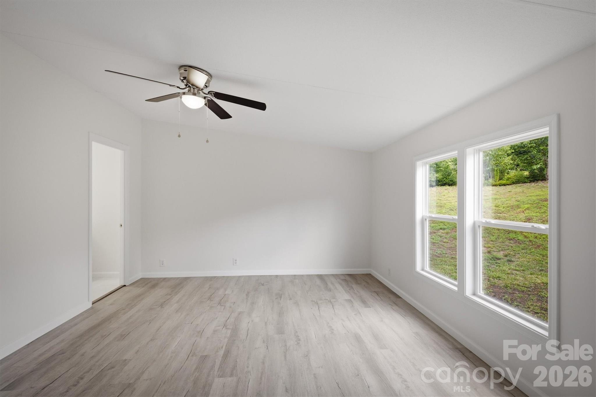 Single Family Residence at 2688 Kite Drive, Lenoir, photo 18 of 31