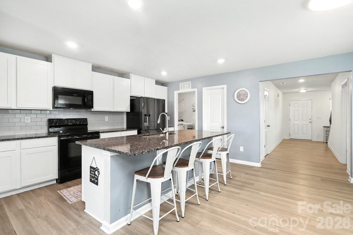 Single Family Residence at 1277 Bryson Lane, Denver, photo 4 of 31
