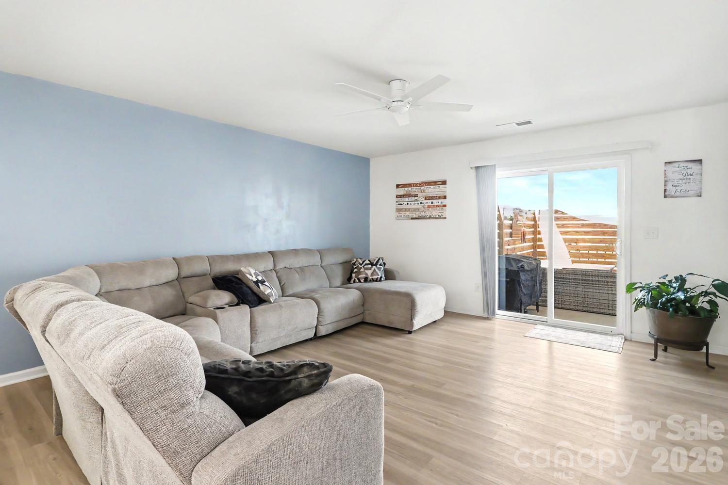 Single Family Residence at 1277 Bryson Lane, Denver, photo 9 of 31