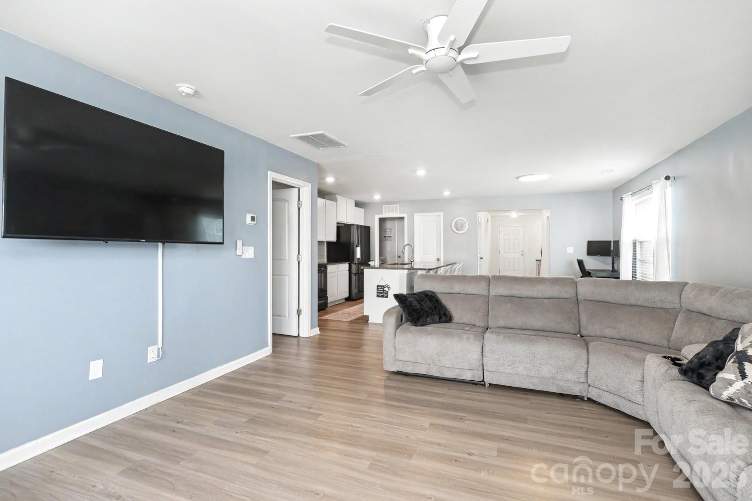 Single Family Residence at 1277 Bryson Lane, Denver, photo 10 of 31