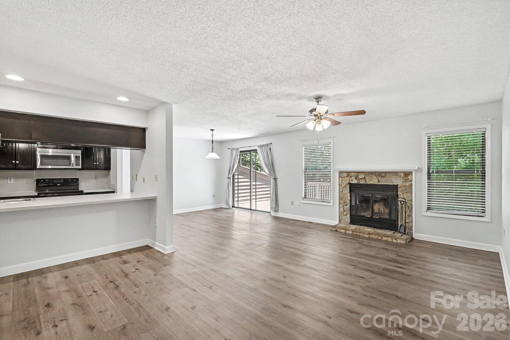Condominium at 988 Cranberry Circle, Fort Mill, photo 6 of 25