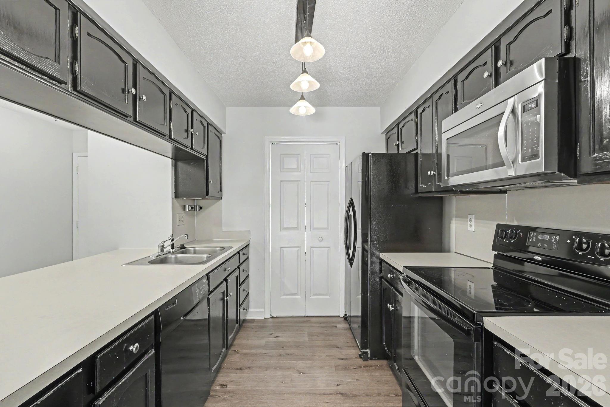 Condominium at 988 Cranberry Circle, Fort Mill, photo 8 of 25