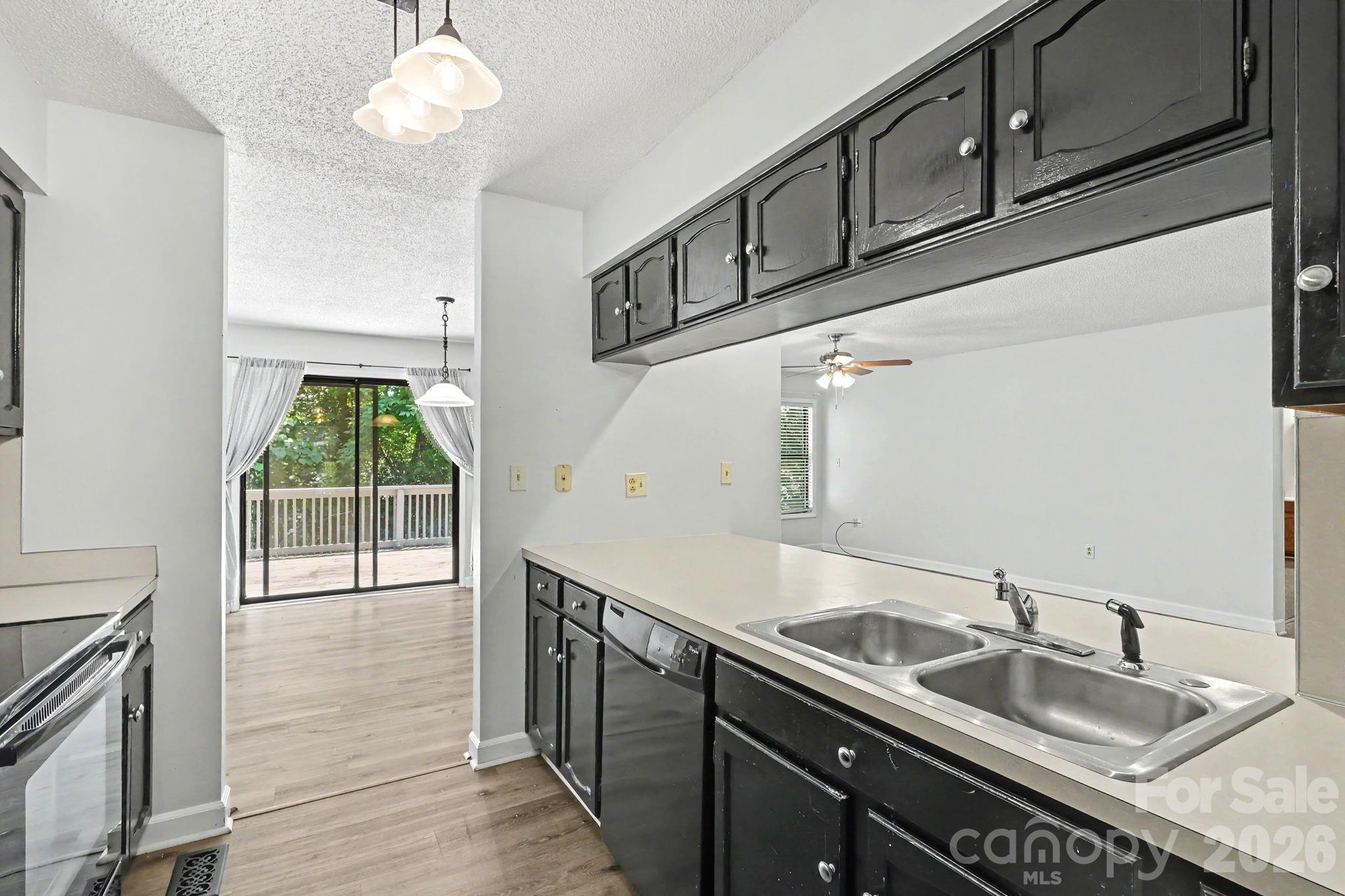 Condominium at 988 Cranberry Circle, Fort Mill, photo 11 of 25