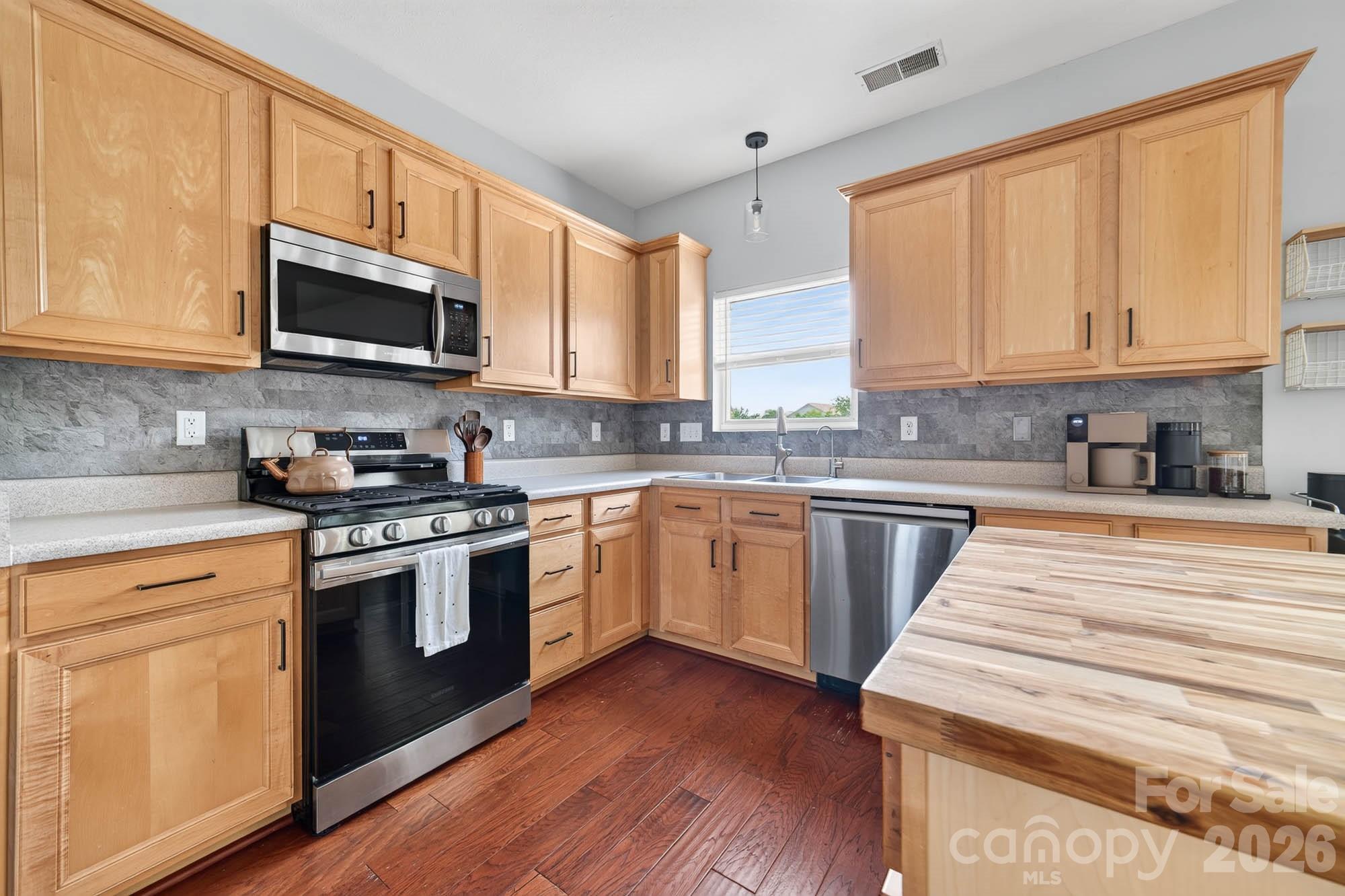 Single Family Residence at 405 Galesburg Drive, Monroe, photo 7 of 27