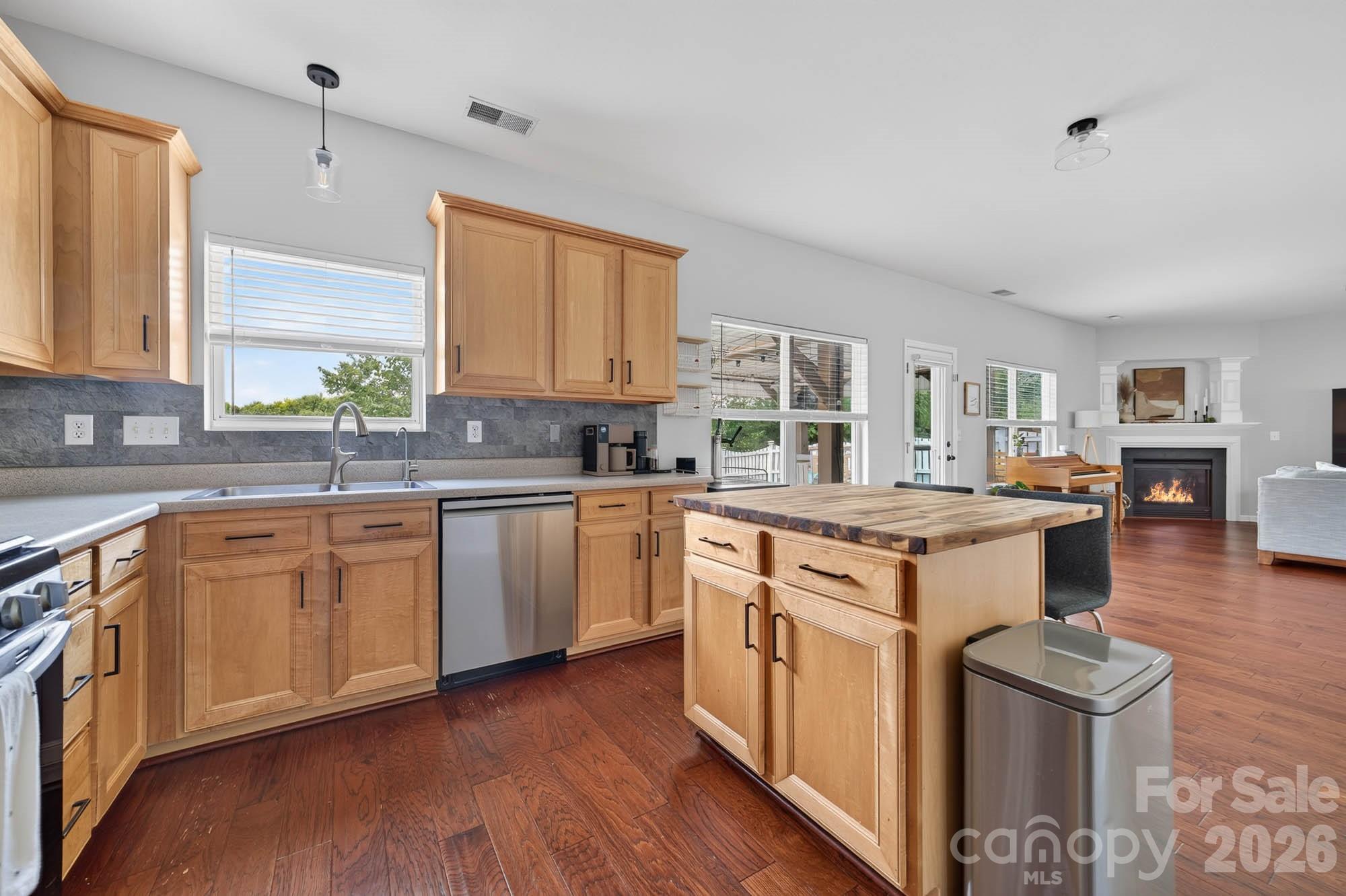Single Family Residence at 405 Galesburg Drive, Monroe, photo 9 of 27