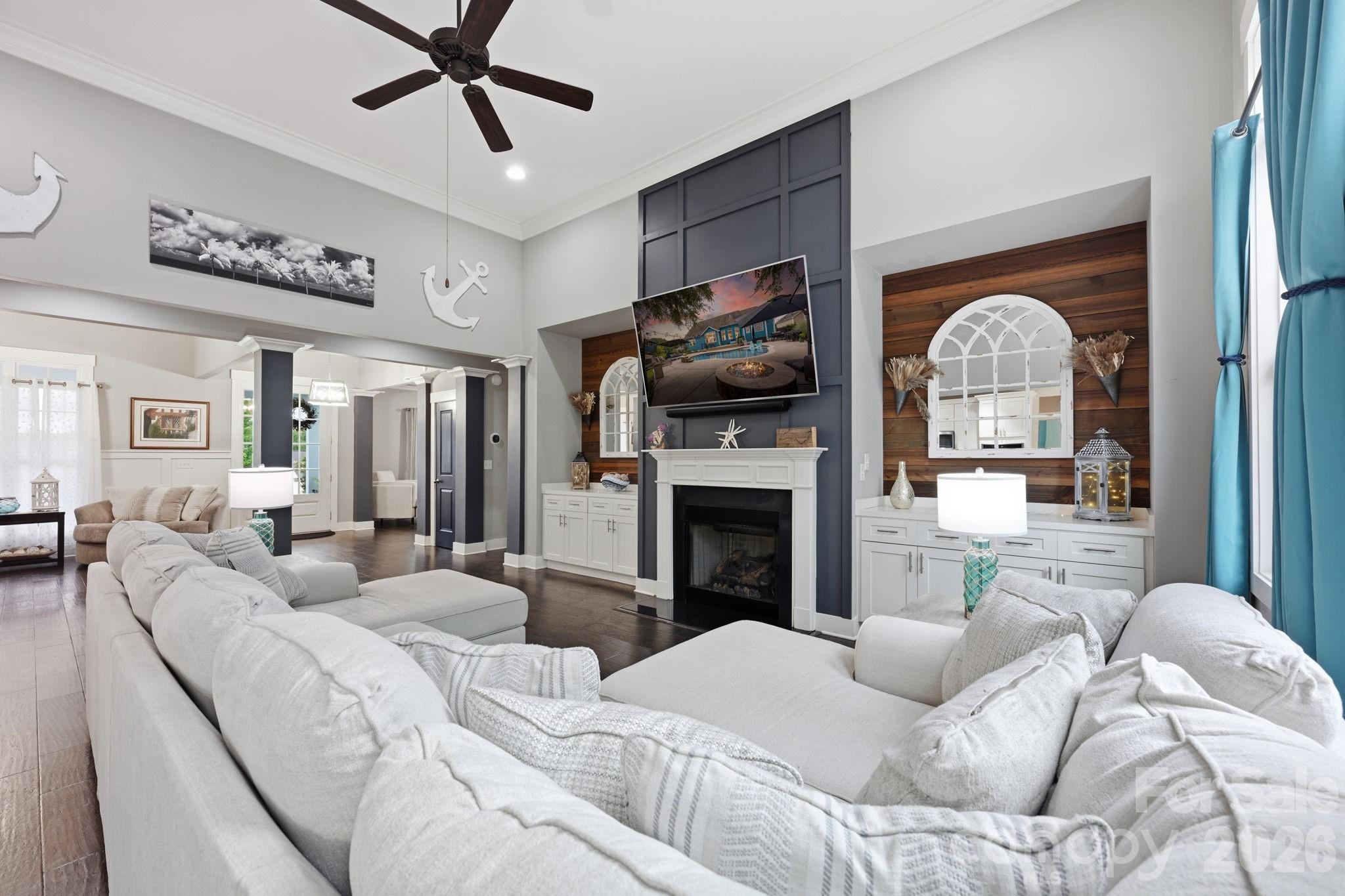 Single Family Residence at 6957 Pin Oaks Drive, Denver, photo 8 of 47