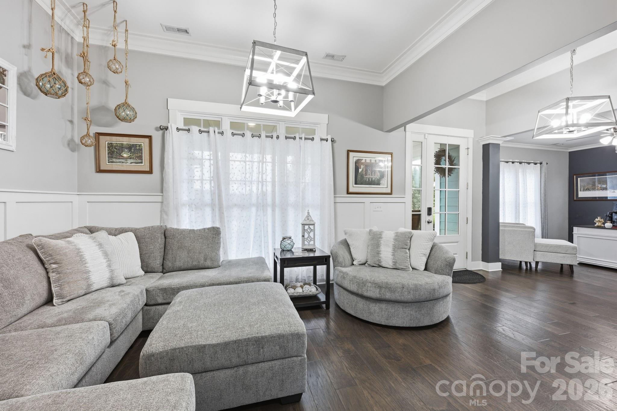 Single Family Residence at 6957 Pin Oaks Drive, Denver, photo 20 of 47
