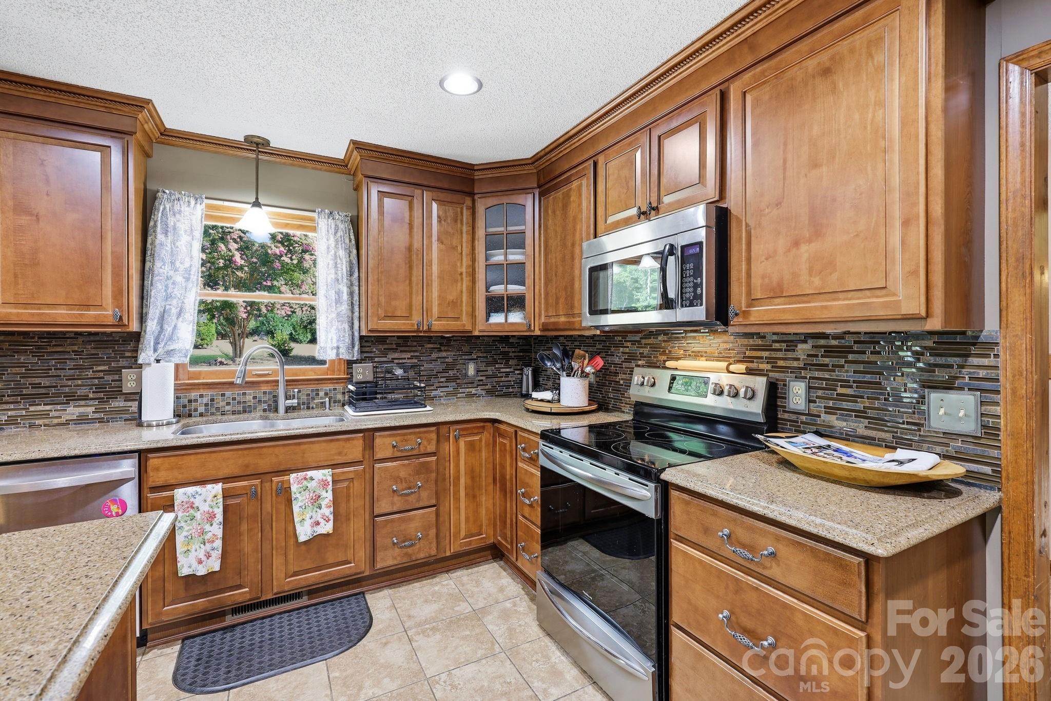 Single Family Residence at 798 Worley Road, Marion, photo 9 of 47