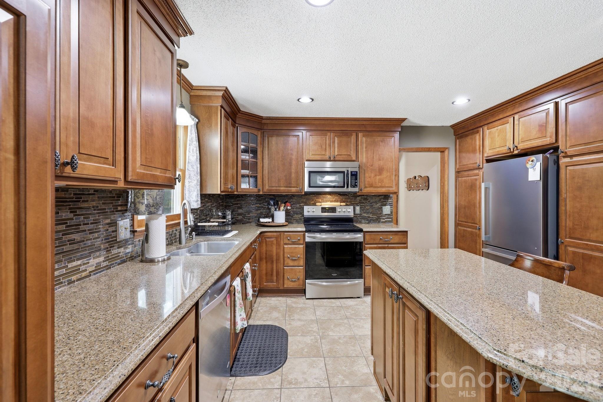 Single Family Residence at 798 Worley Road, Marion, photo 10 of 47