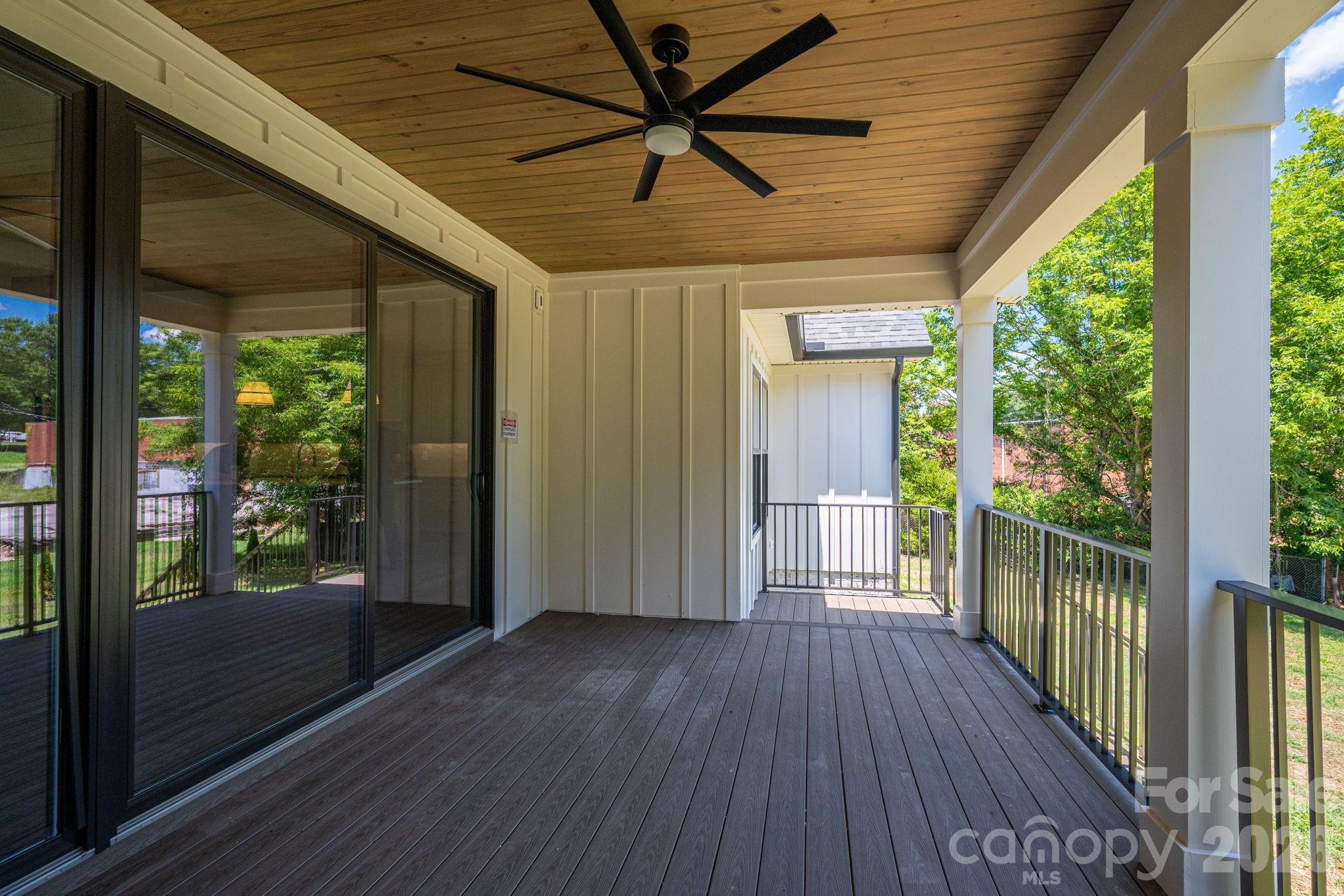 Large Covered Porch - 526 N Aspen Street, Lincolnton