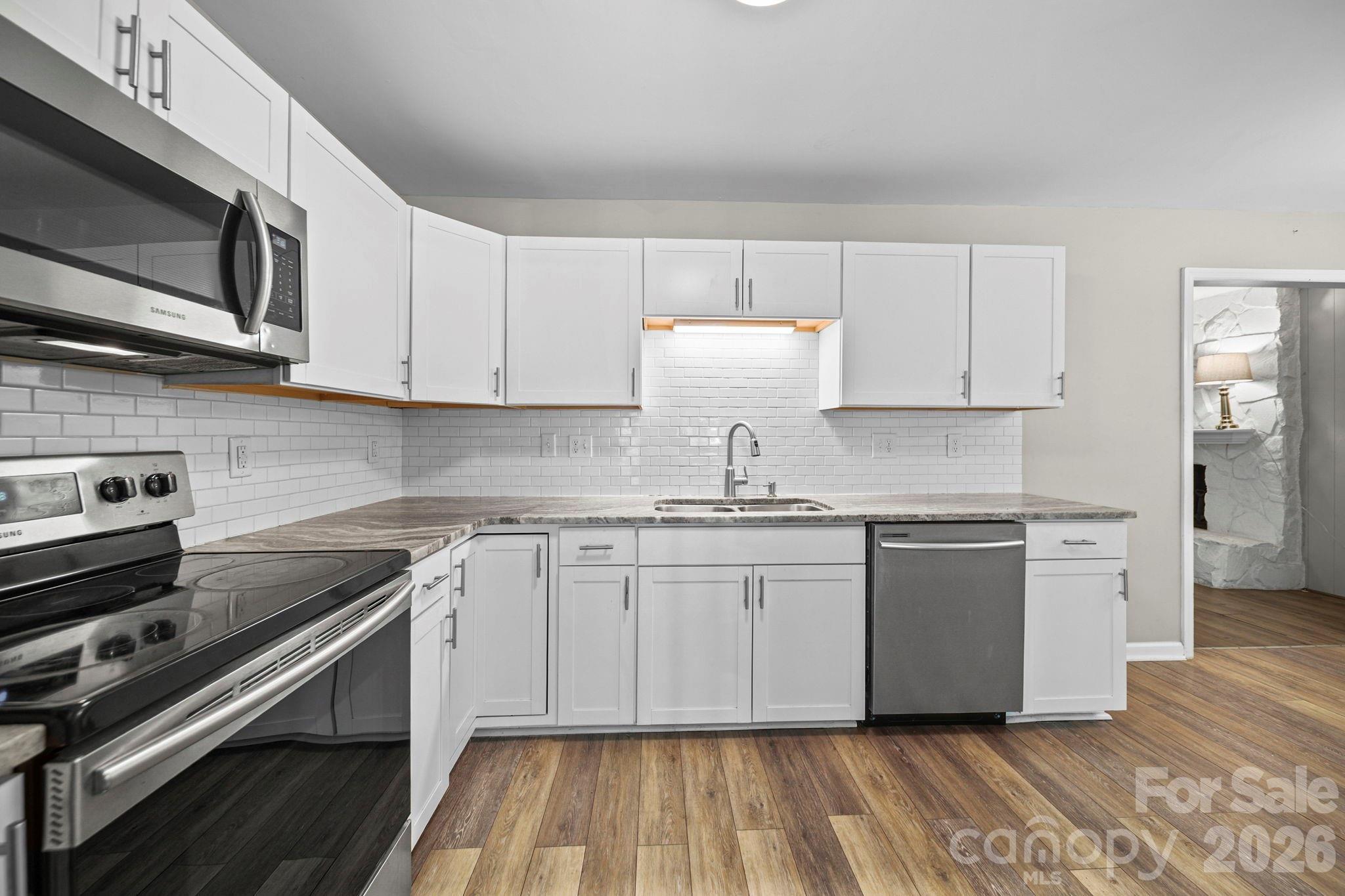 Single Family Residence at 619 Cedarwood Drive, Monroe, photo 5 of 23