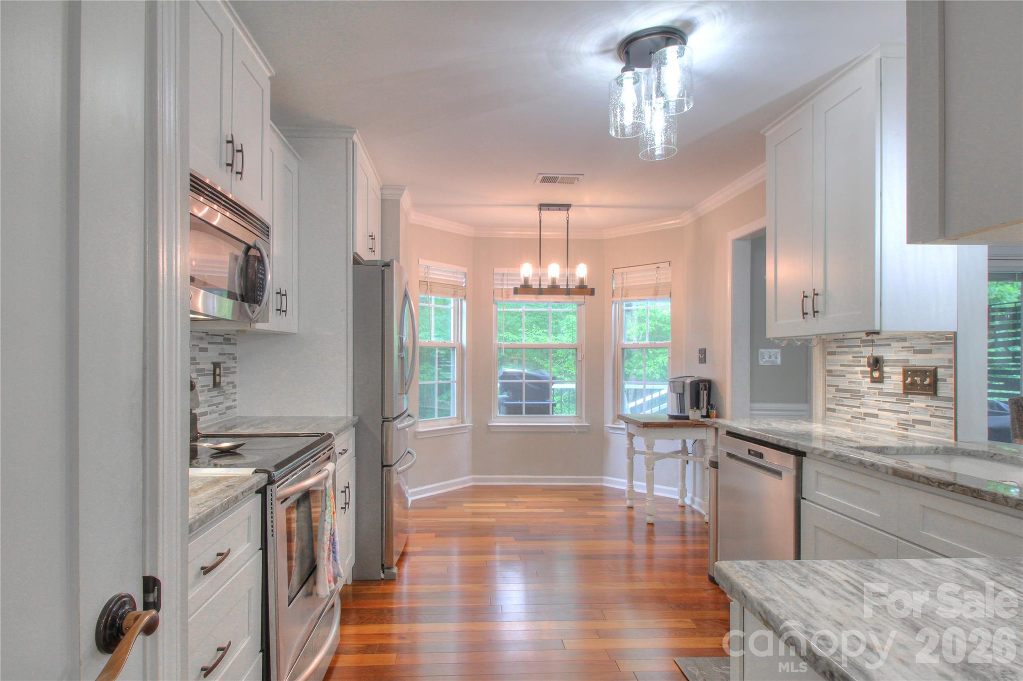 Single Family Residence at 7800 Kingston Drive, Waxhaw, photo 6 of 41