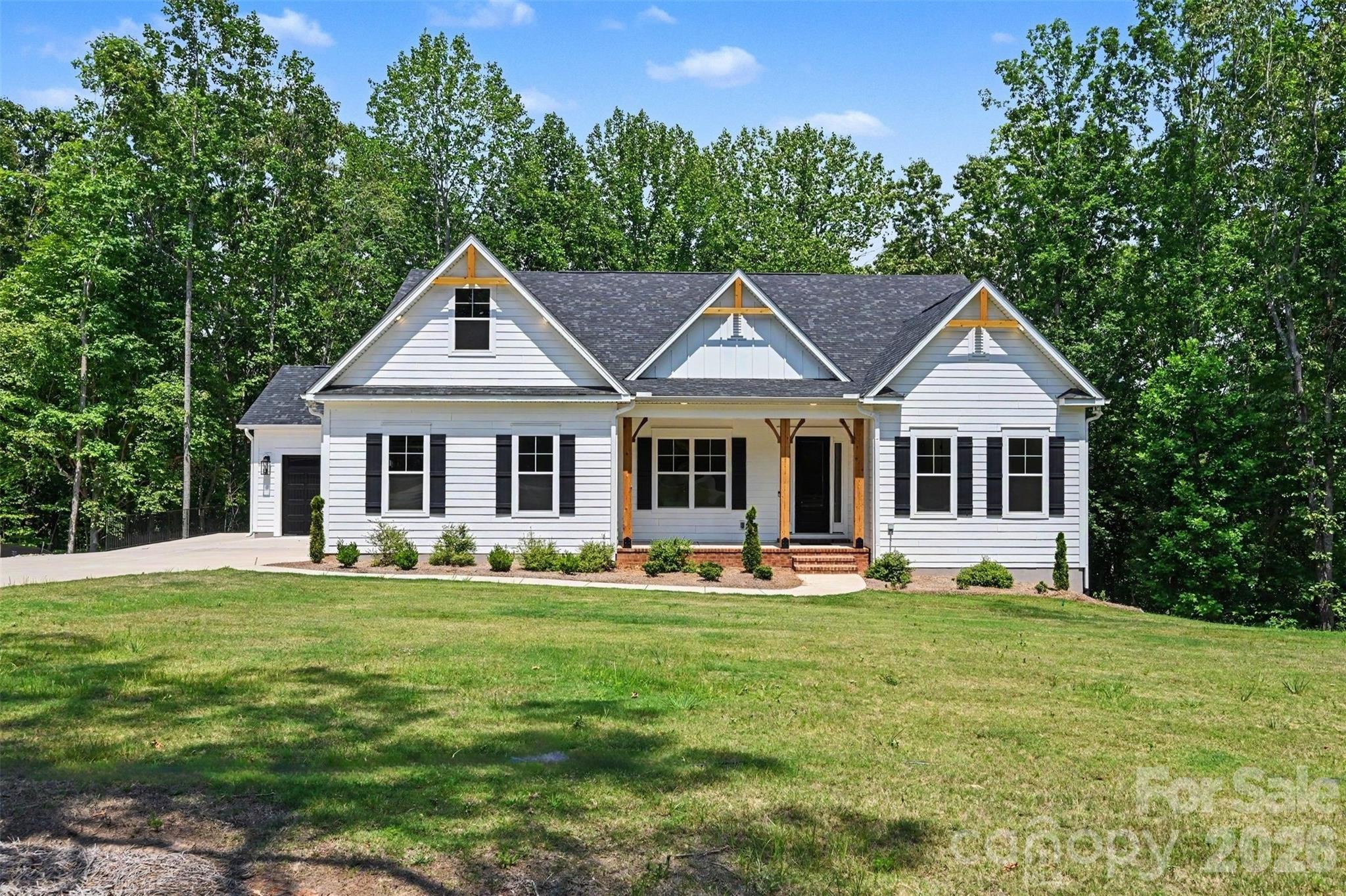 Single Family Residence at 131 High Lake Drive, Statesville, photo 8 of 48