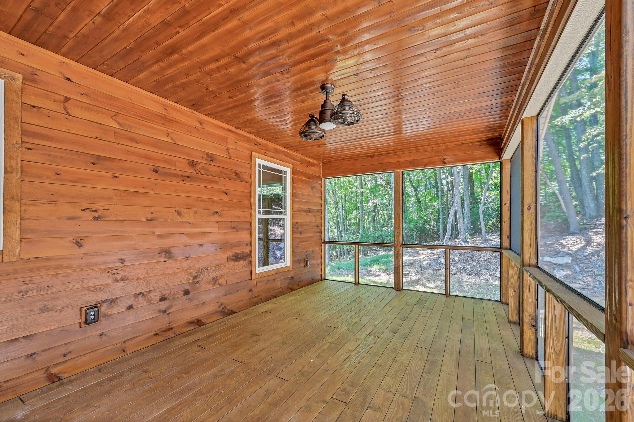 Screened in porch off of kitchen - 63 Abbey Lane, Hendersonville