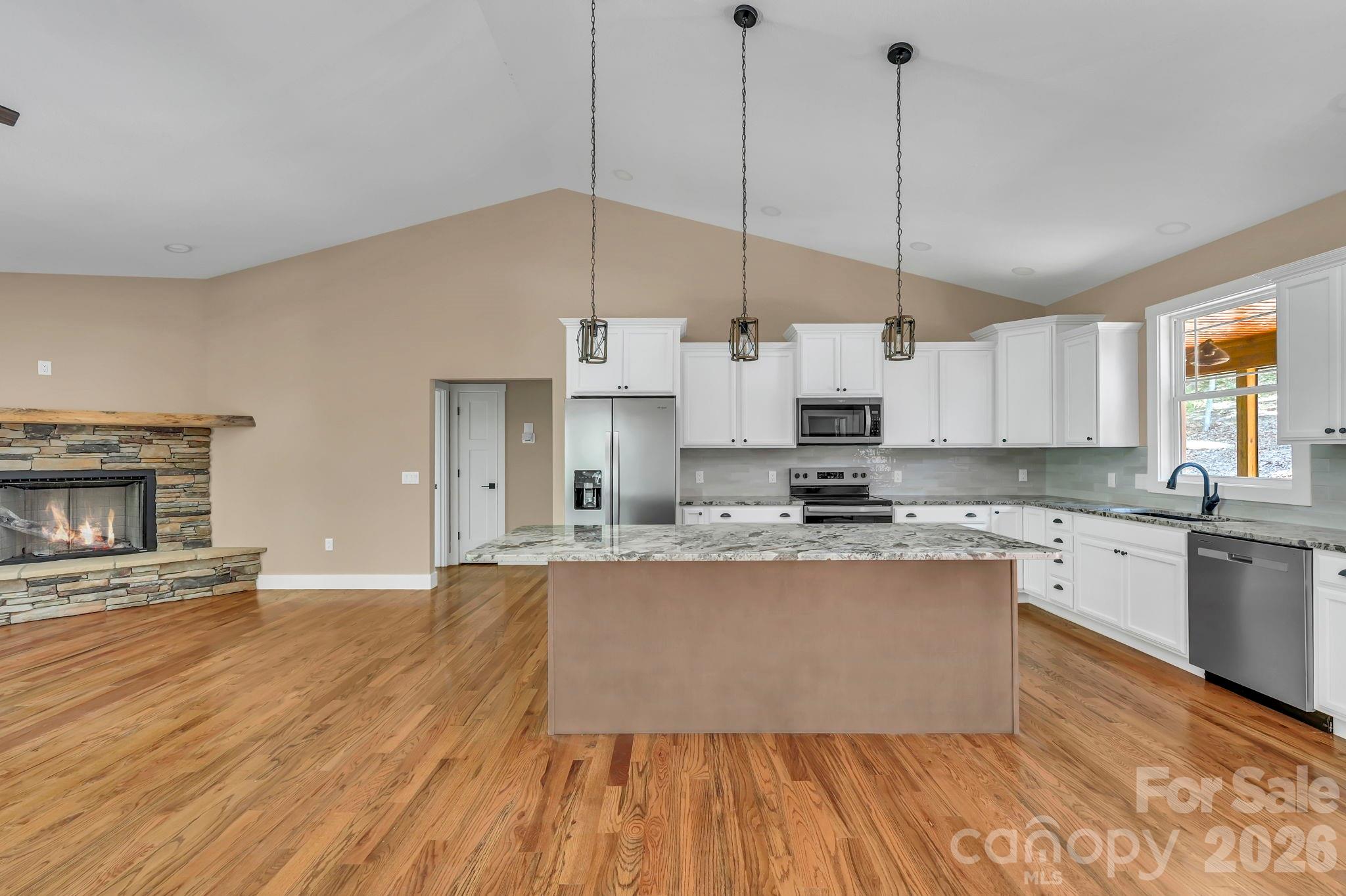 Single Family Residence at 63 Abbey Lane, Hendersonville, photo 12 of 36