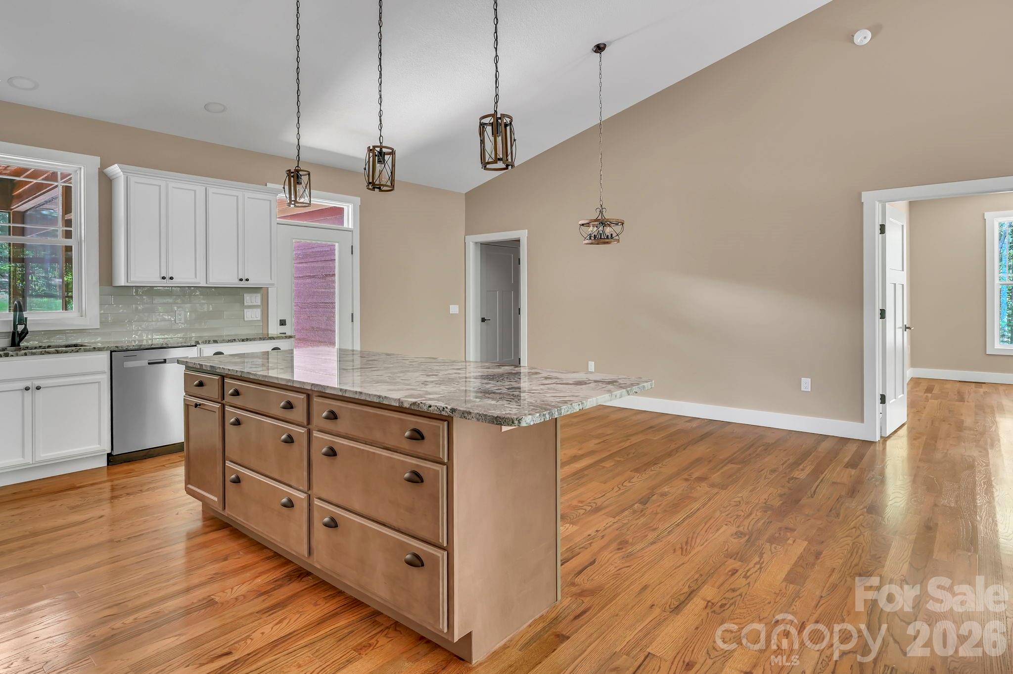 Single Family Residence at 63 Abbey Lane, Hendersonville, photo 14 of 36