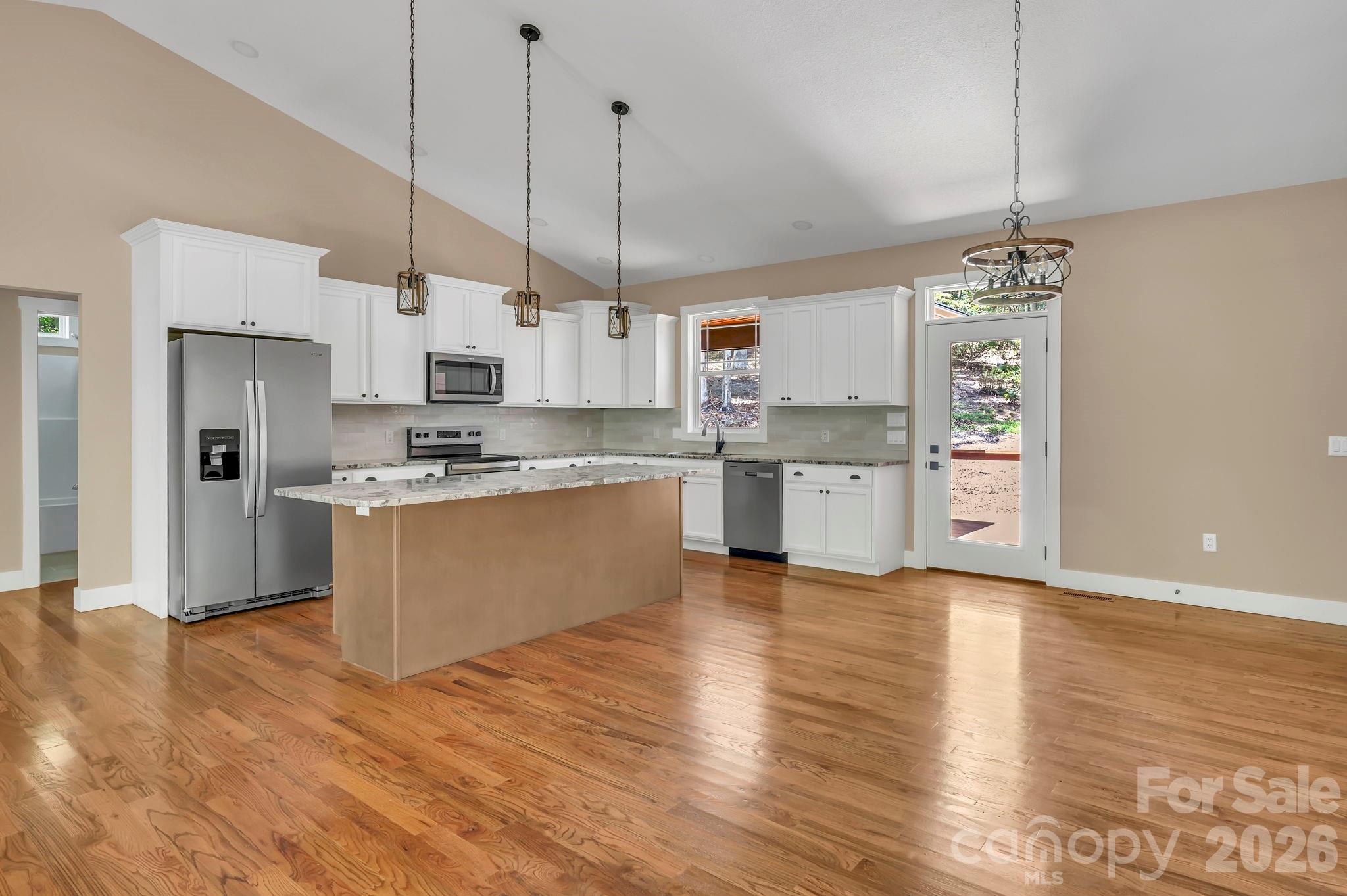 Single Family Residence at 63 Abbey Lane, Hendersonville, photo 15 of 36