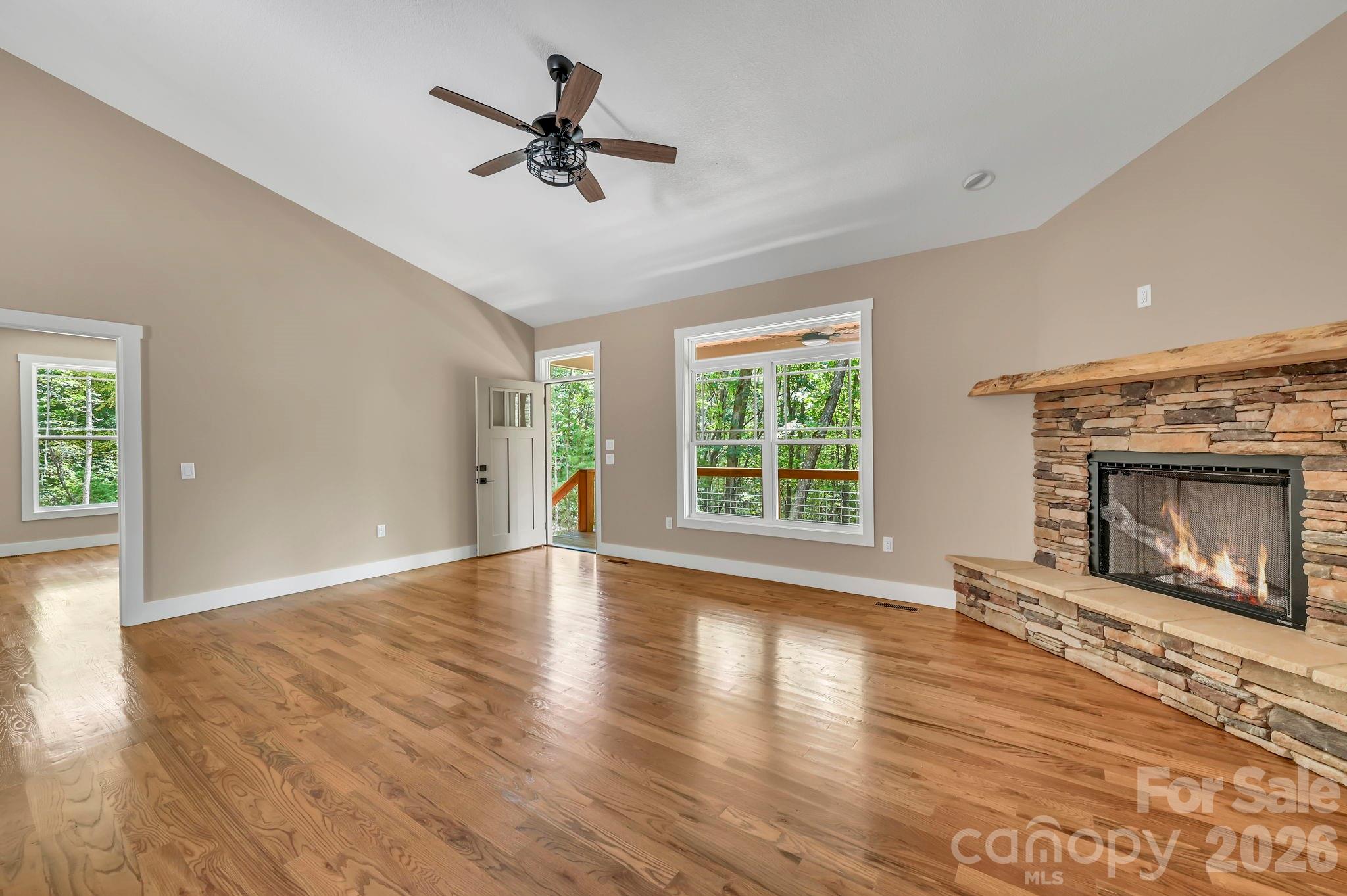 Single Family Residence at 63 Abbey Lane, Hendersonville, photo 19 of 36