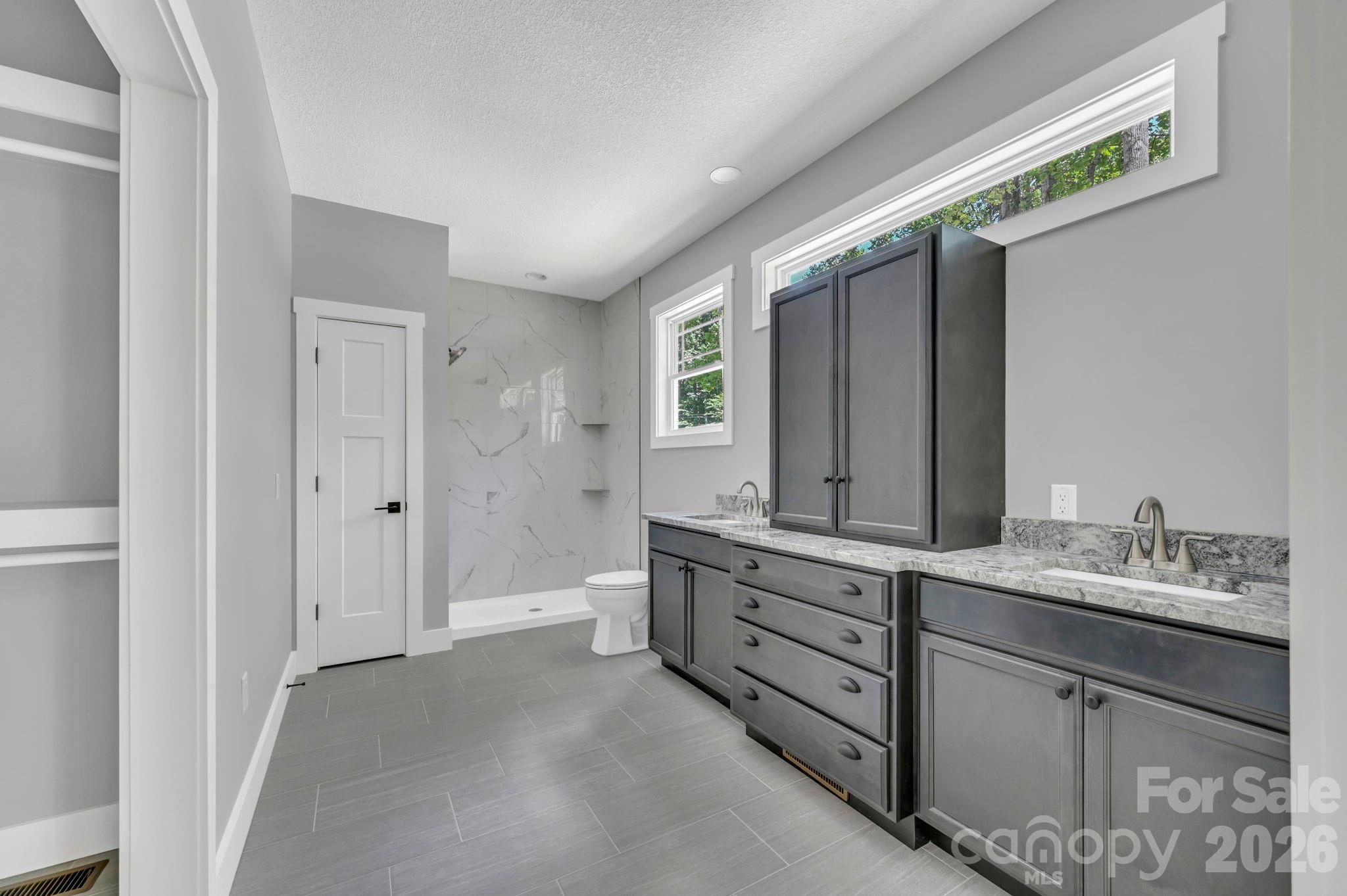 Primary Bath - 63 Abbey Lane, Hendersonville